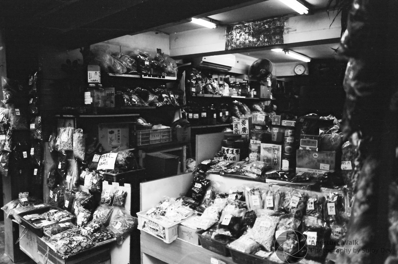 APW-0000249000363130 x 2075.jpg