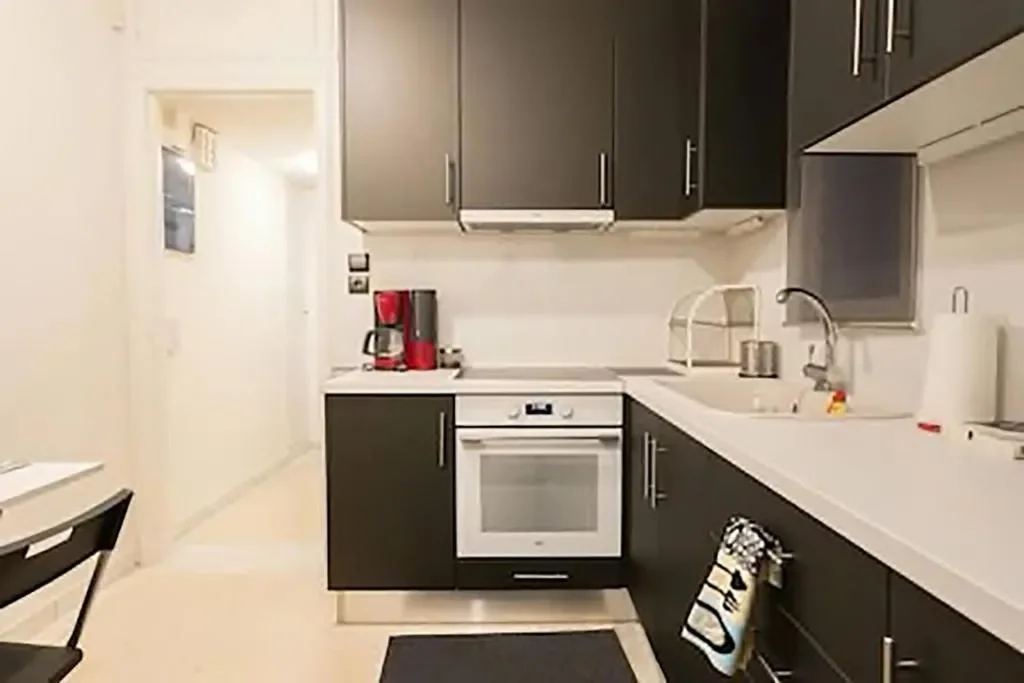 354530723_1600x1200.webp