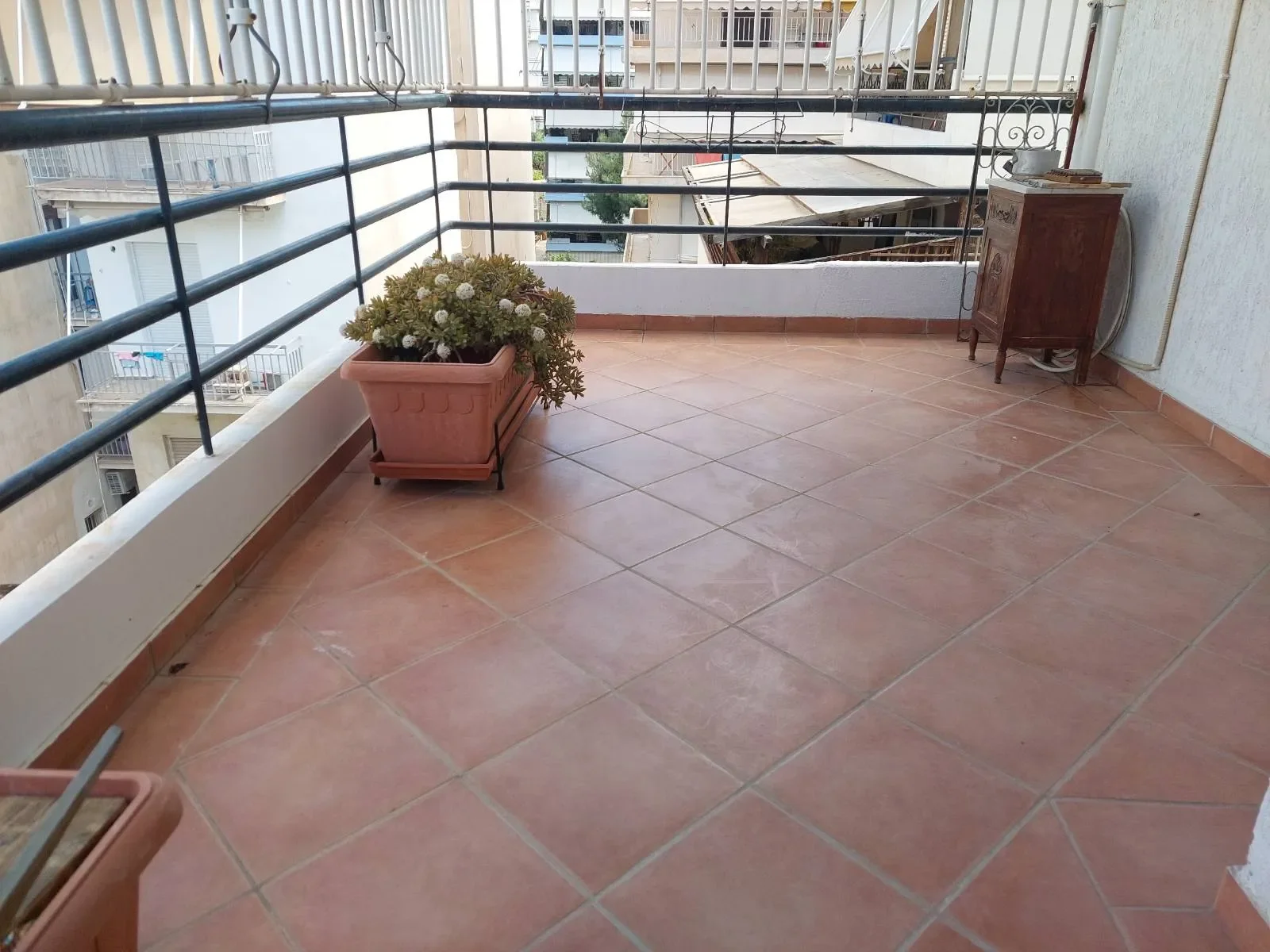 351511998_1600x1200 (1).webp