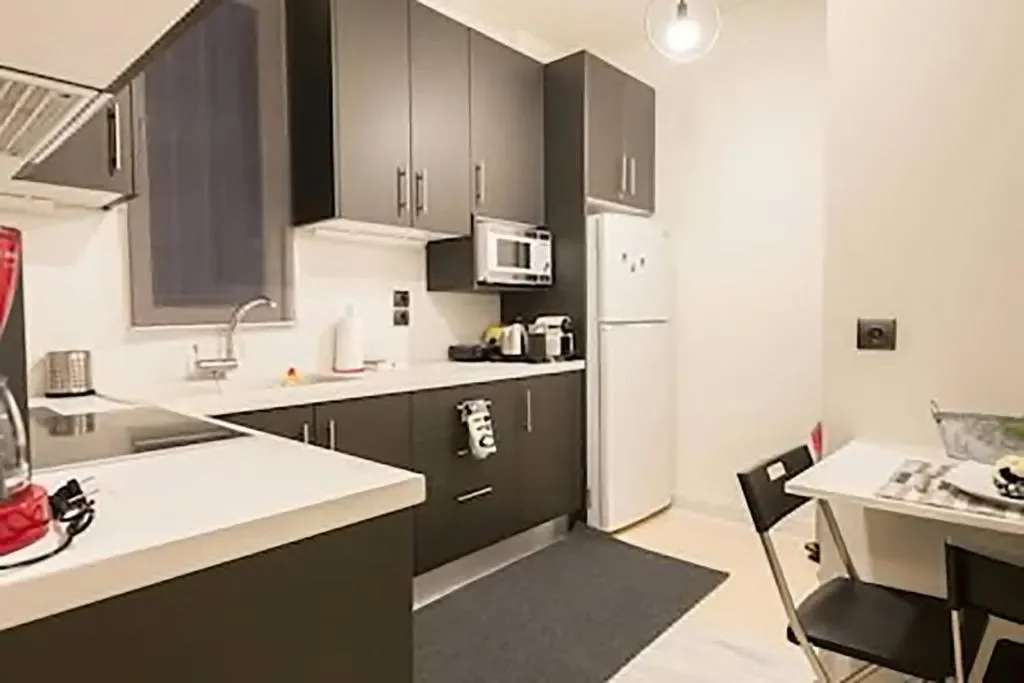 354530709_1600x1200.webp