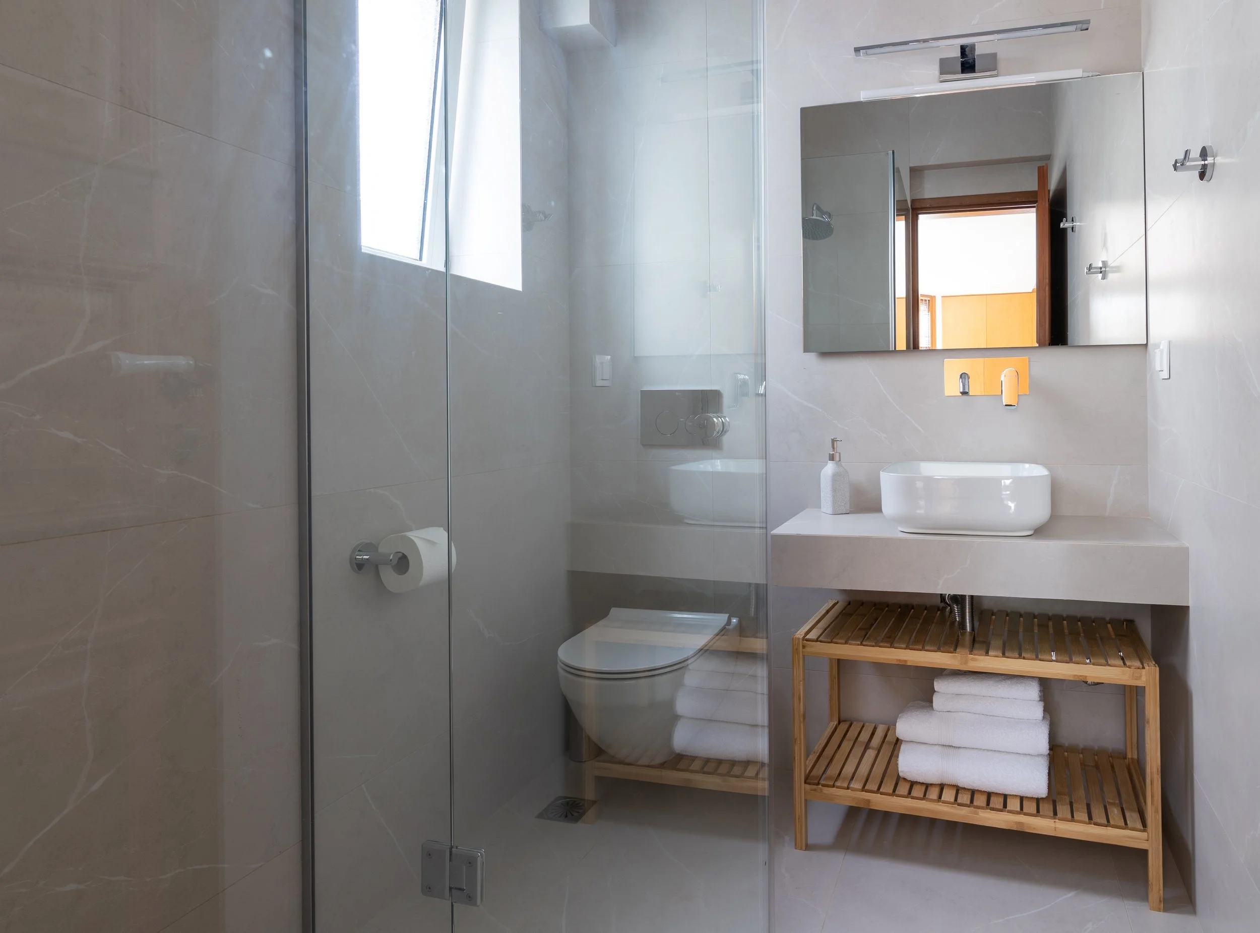 Bedroom No.2 - EnSuite (1st floor) Bathroom (2).jpg