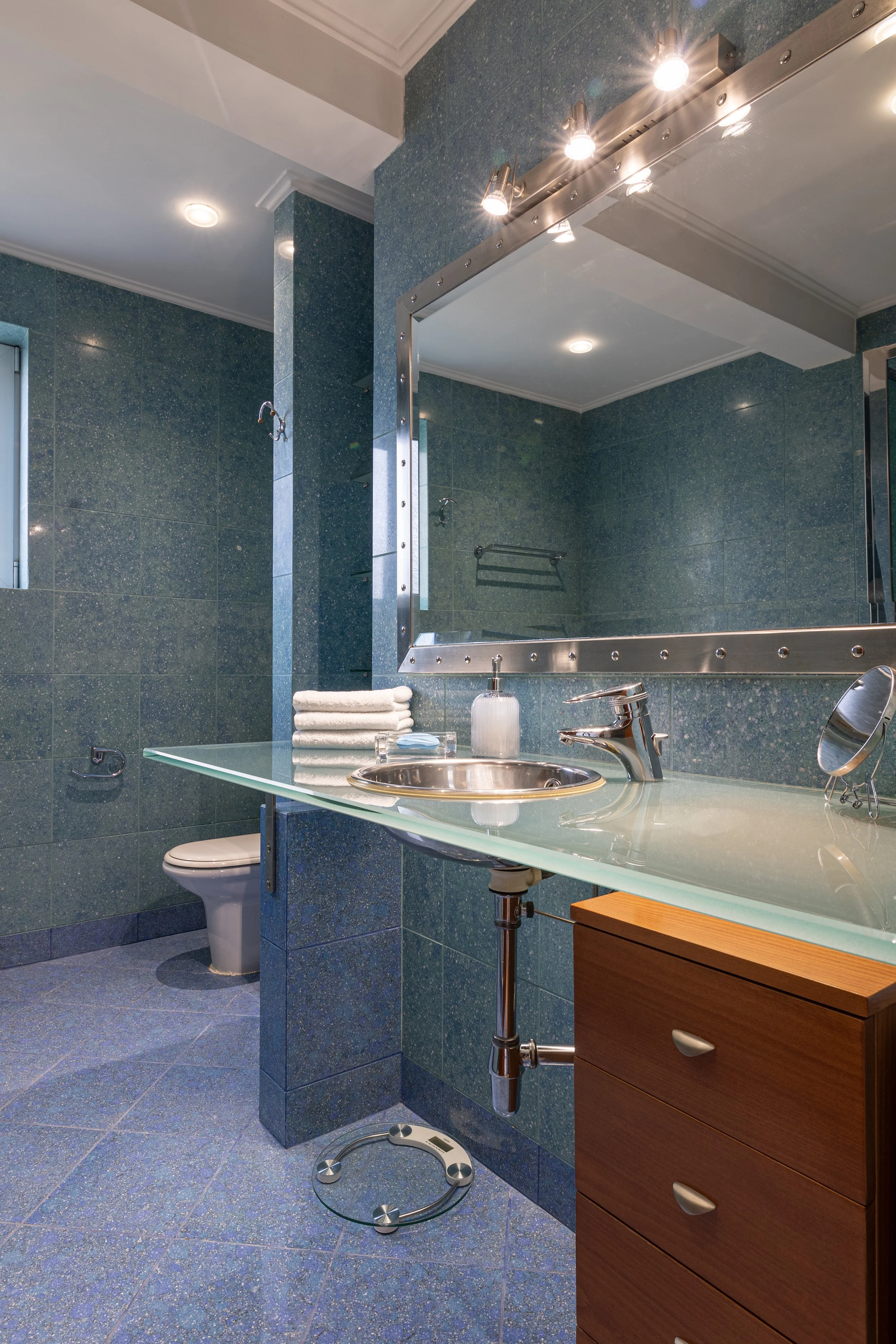 Bedroom No.1 - EnSuite (1st floor) Bathroom (1).jpg