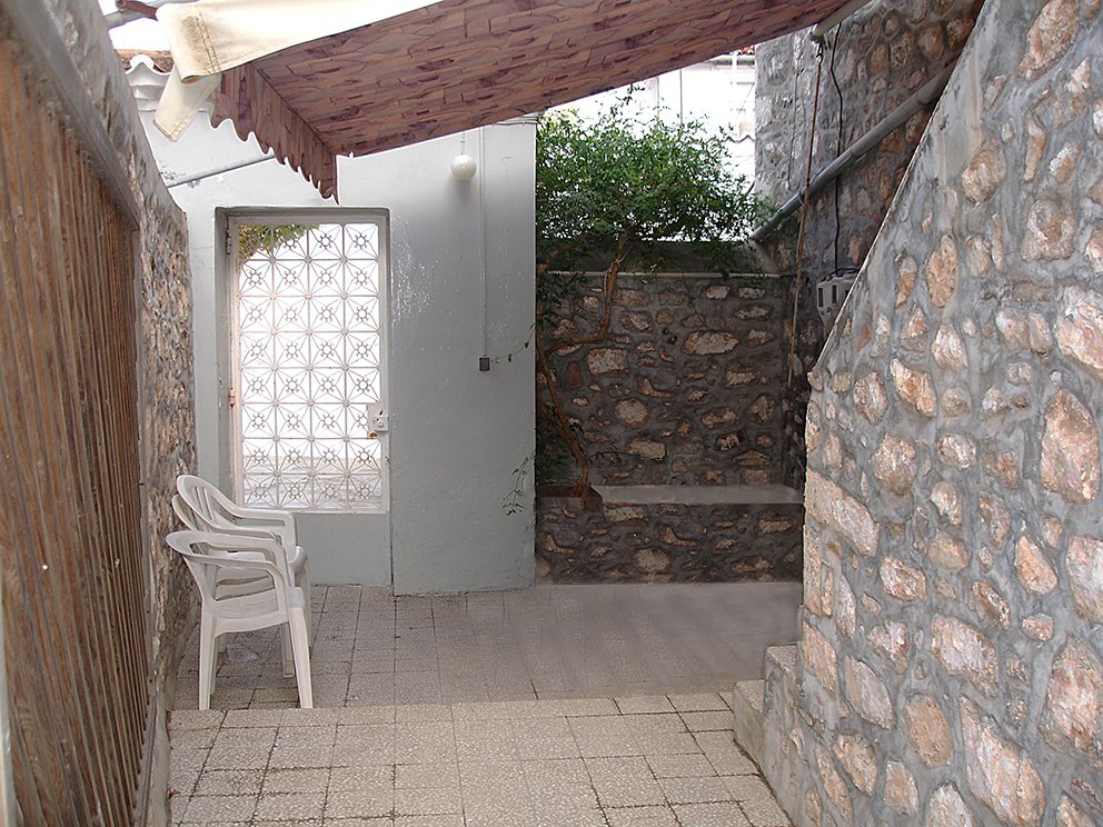 01a. Εntrance courtyard (2).jpg