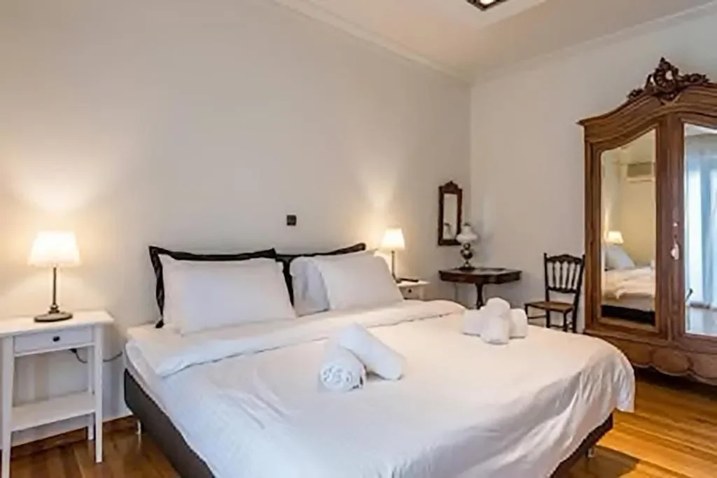 354530669_1600x1200.webp