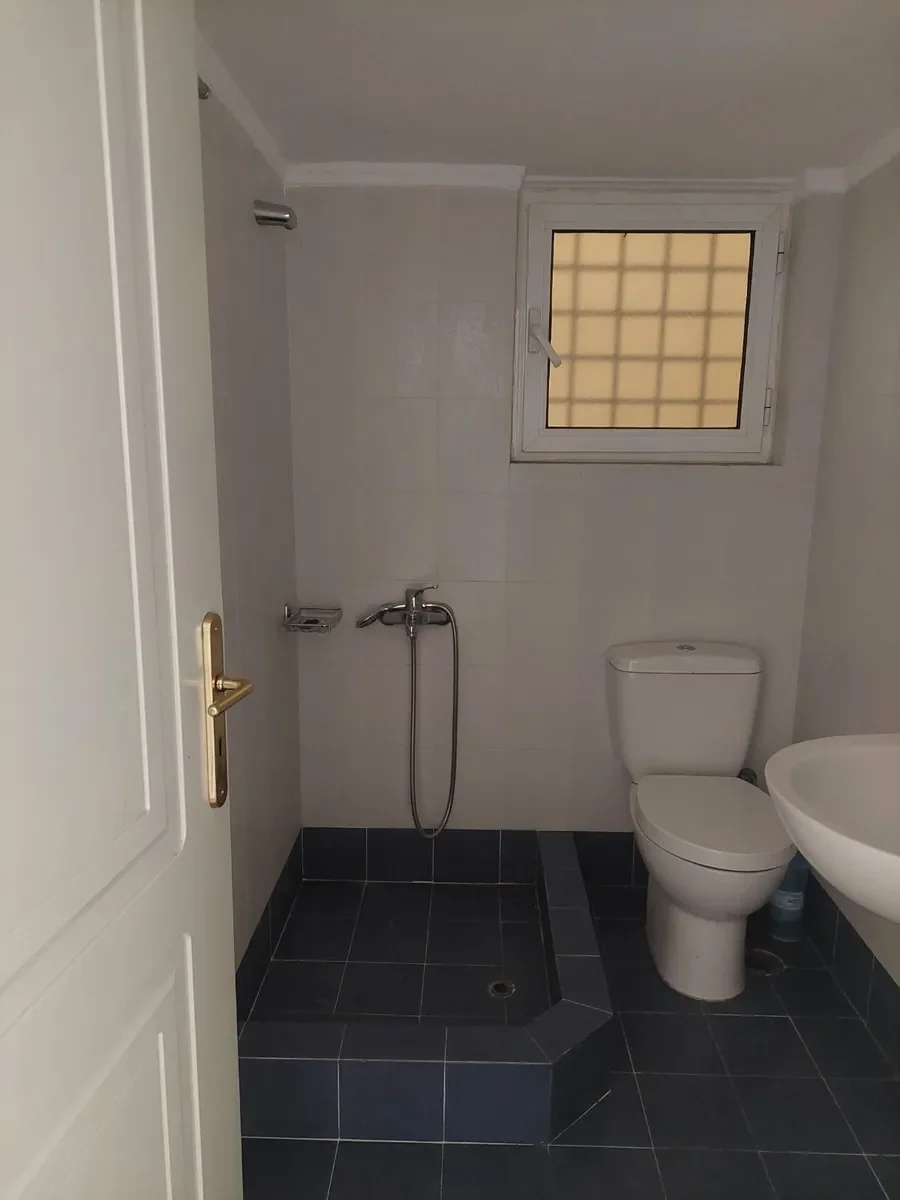 351511880_1600x1200 (1).webp