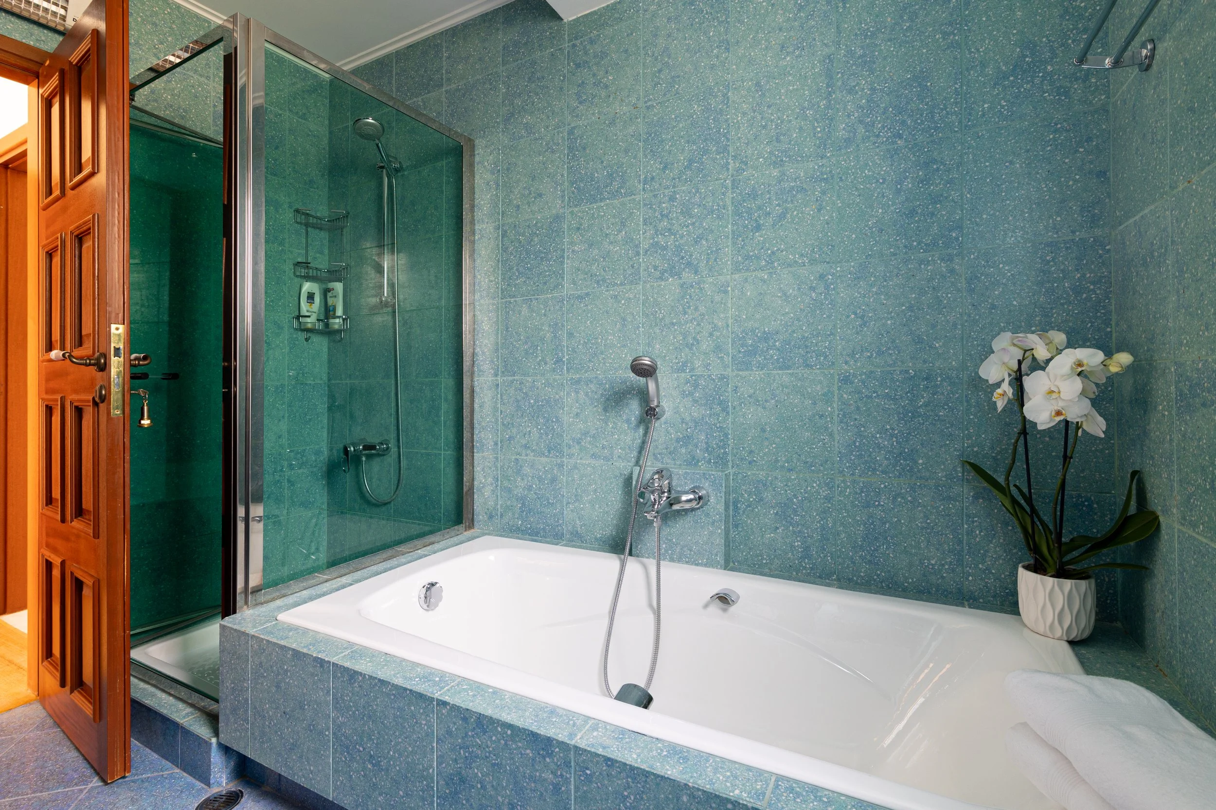 Bedroom No.1 - EnSuite (1st floor) Bathroom (3).jpg