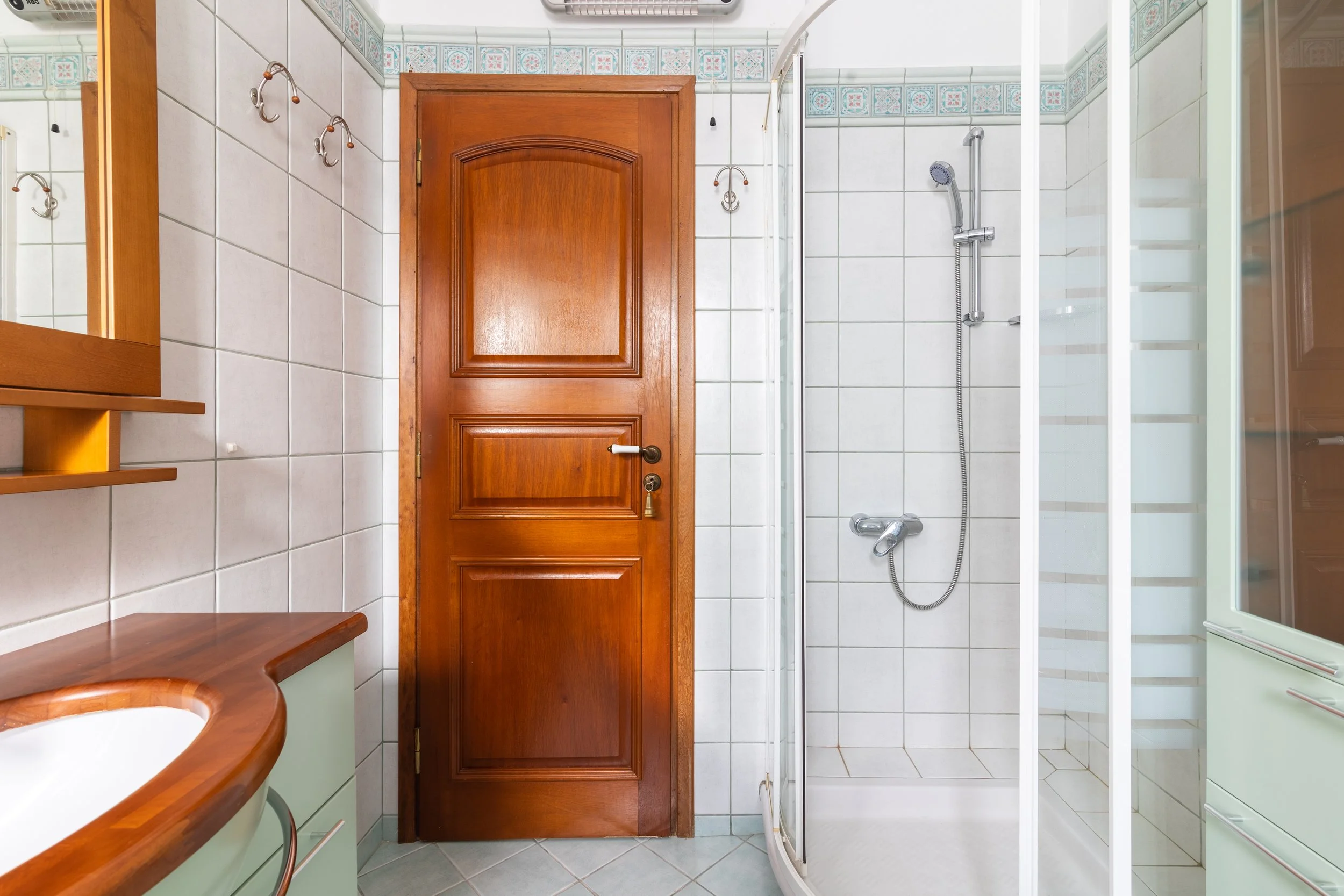 VS Bathroom (2nd floor) (2).jpg