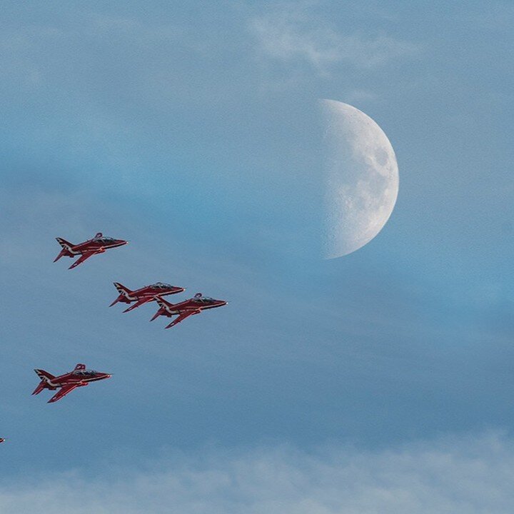 Red Arrows and the moon.
www.steveaddisonphotography,com
#Nikon 
#nikon
#nikond500 

#photography #photooftheday #photographyislife #photographysouls #travel #travelphotography #nature #naturephotography #landscape #landscapephotography #wildlife #wi