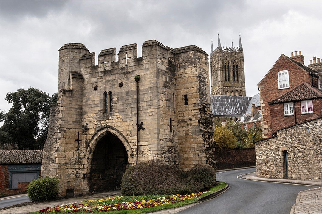 Pottergate Arch with the Cathedral in the back ground in Lincoln UK..

#nikond810 #nikond500 
#nikon #travil #lincolnshire #lincoln
#photography #lincoln #lincolnshirephotography #lincolnphoto #lincoln