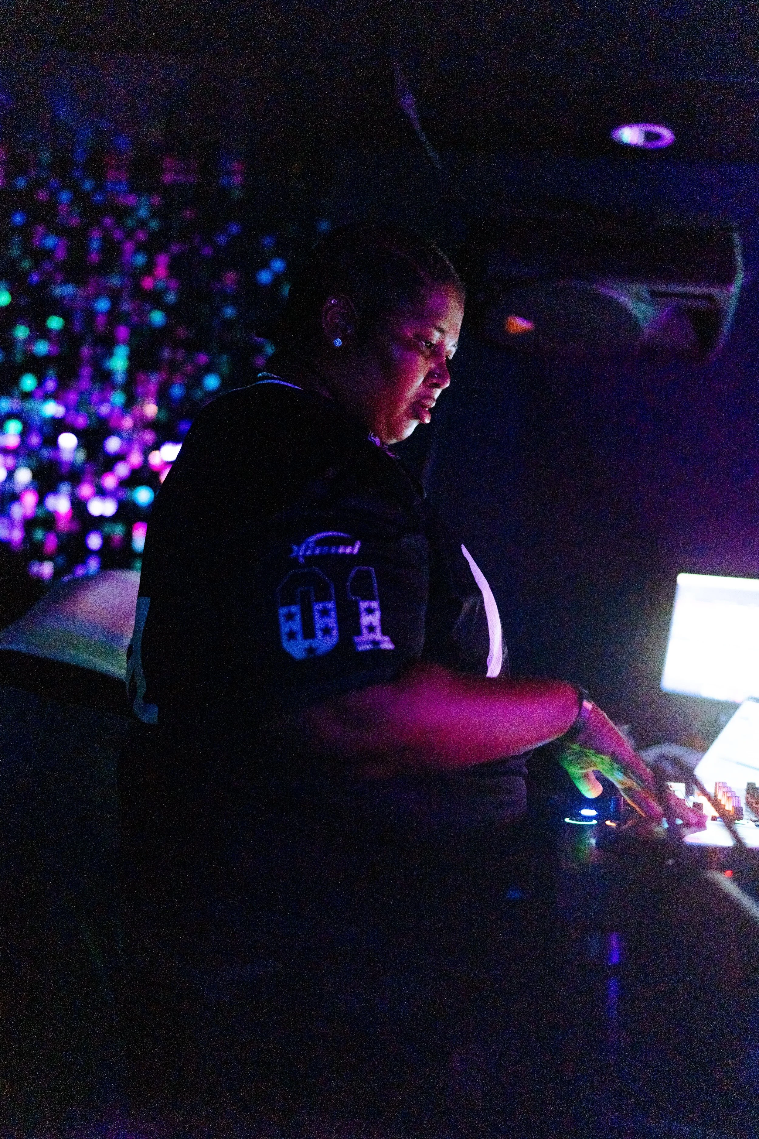 06-22-2025_PlaygroundGatherings_Amplify_NeverHaveIEver_Lyric Newbern_107-min (1).jpg