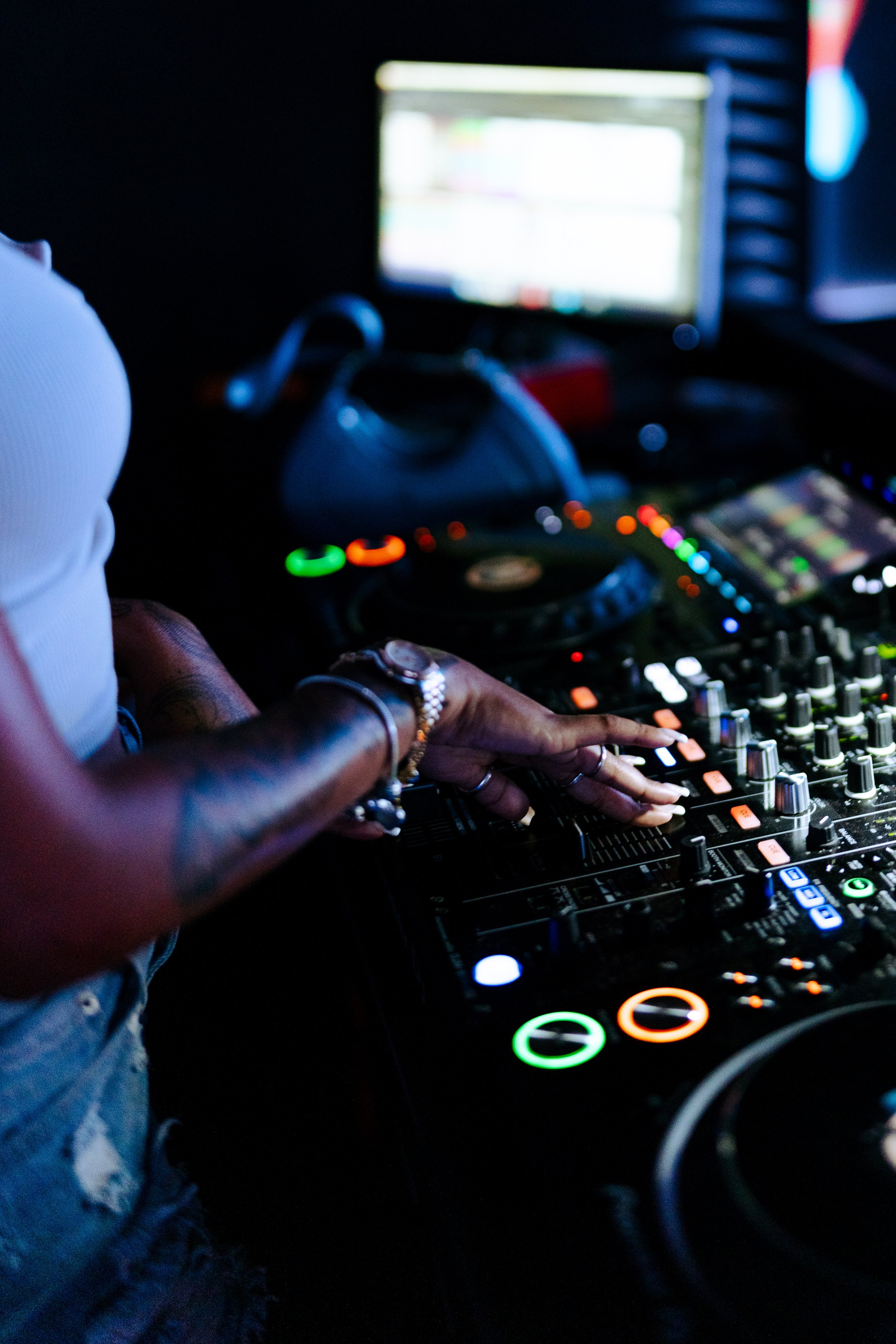 06-22-2025_PlaygroundGatherings_Amplify_NeverHaveIEver_Lyric Newbern_6.jpg