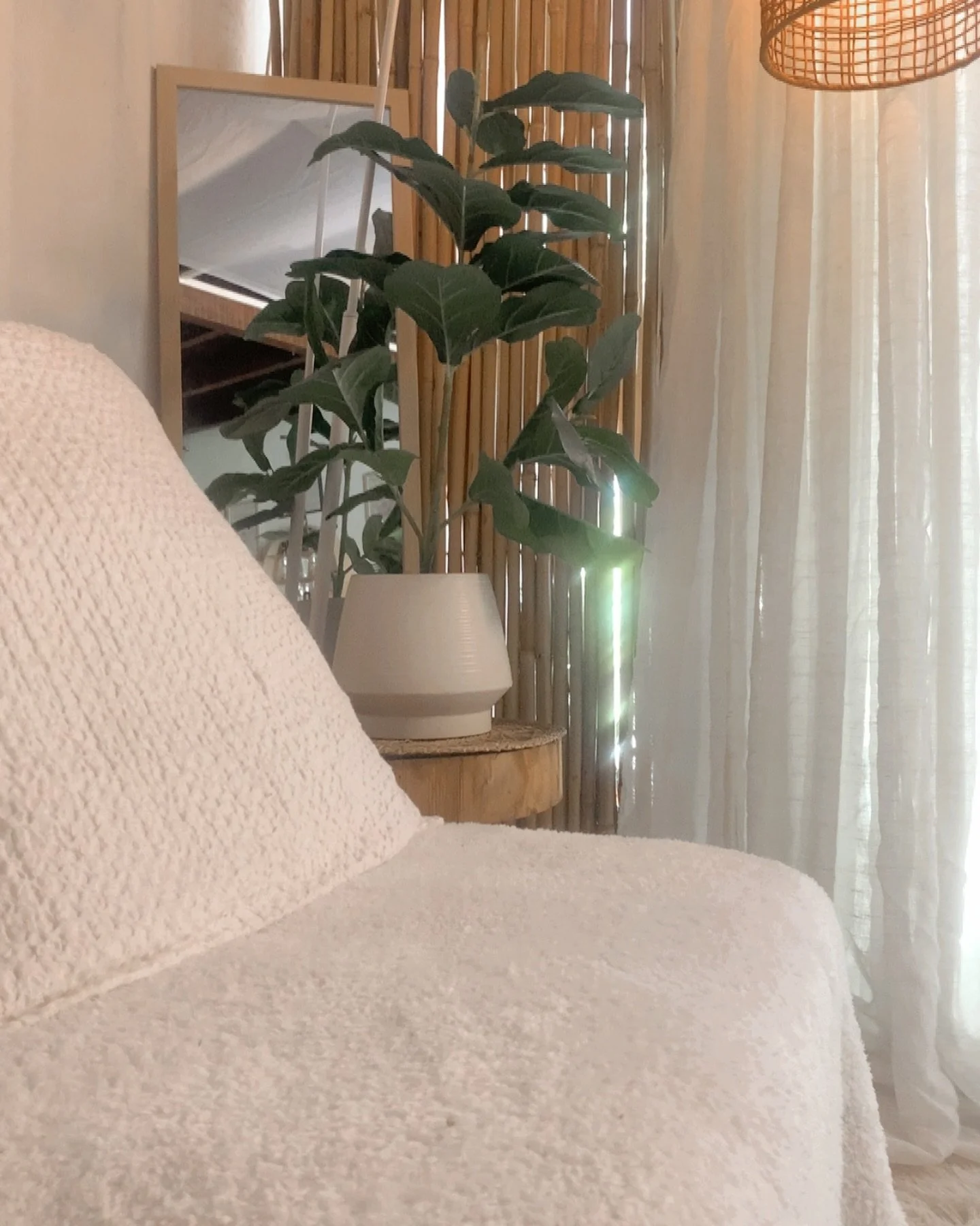 Spaces available tomorrow from 9.30am! 
Jump online or dm to book sweet souls 🎉