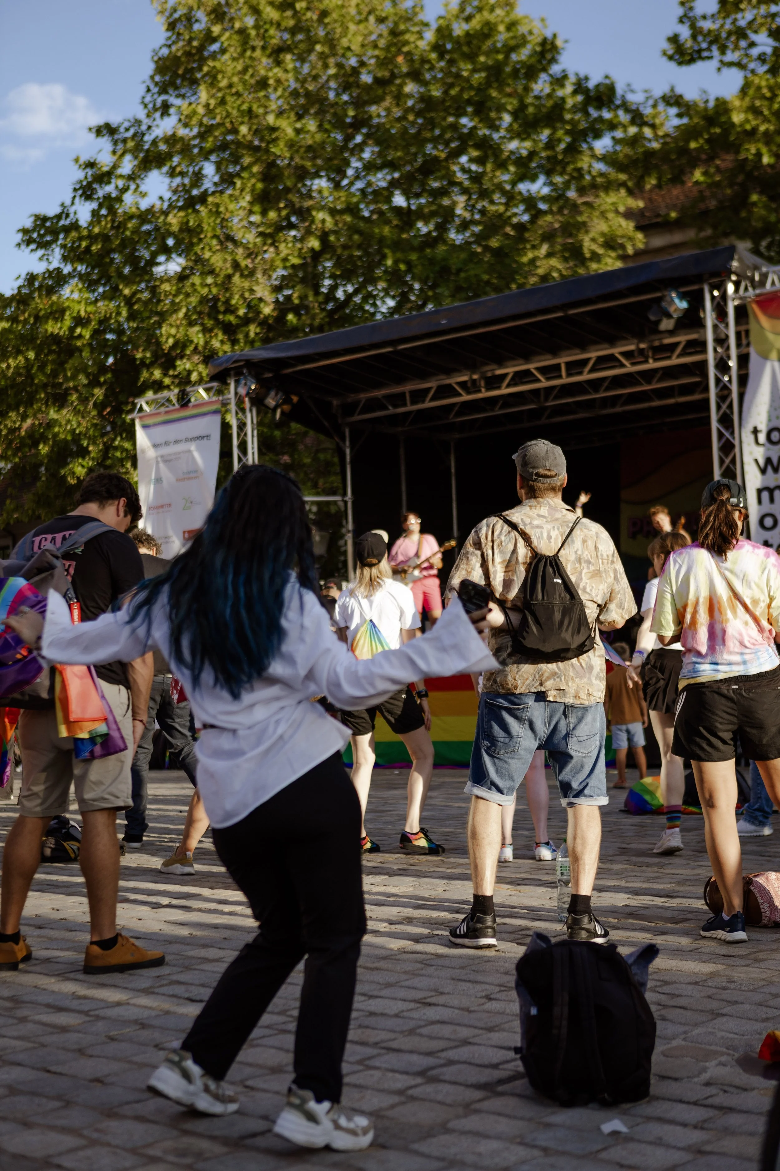 CSD-Erlangen-2025-Bühne.jpg