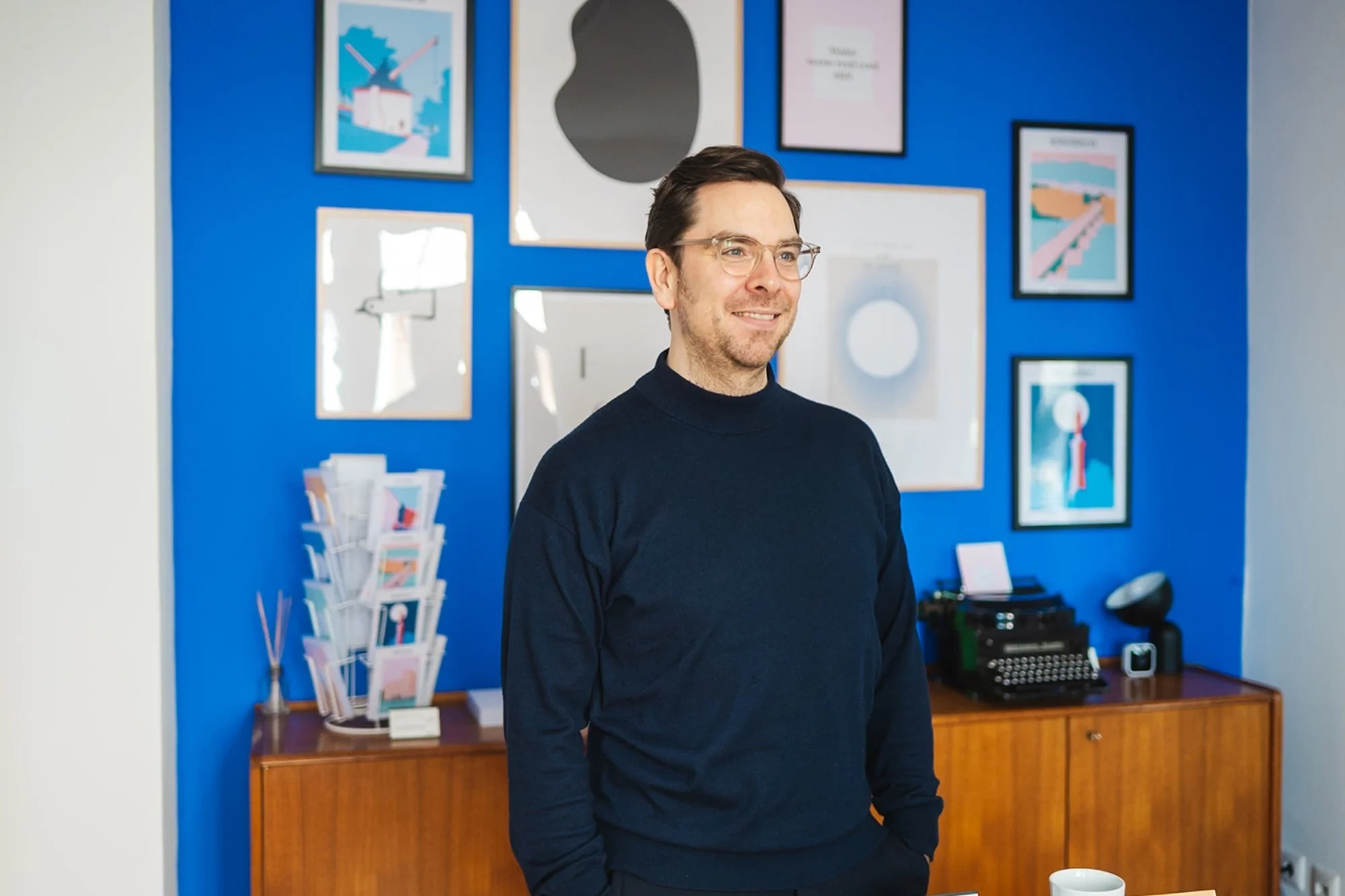 Kreatives Businessporträt eines Designers im Studio Schön Trier, Personal Branding Fotografie