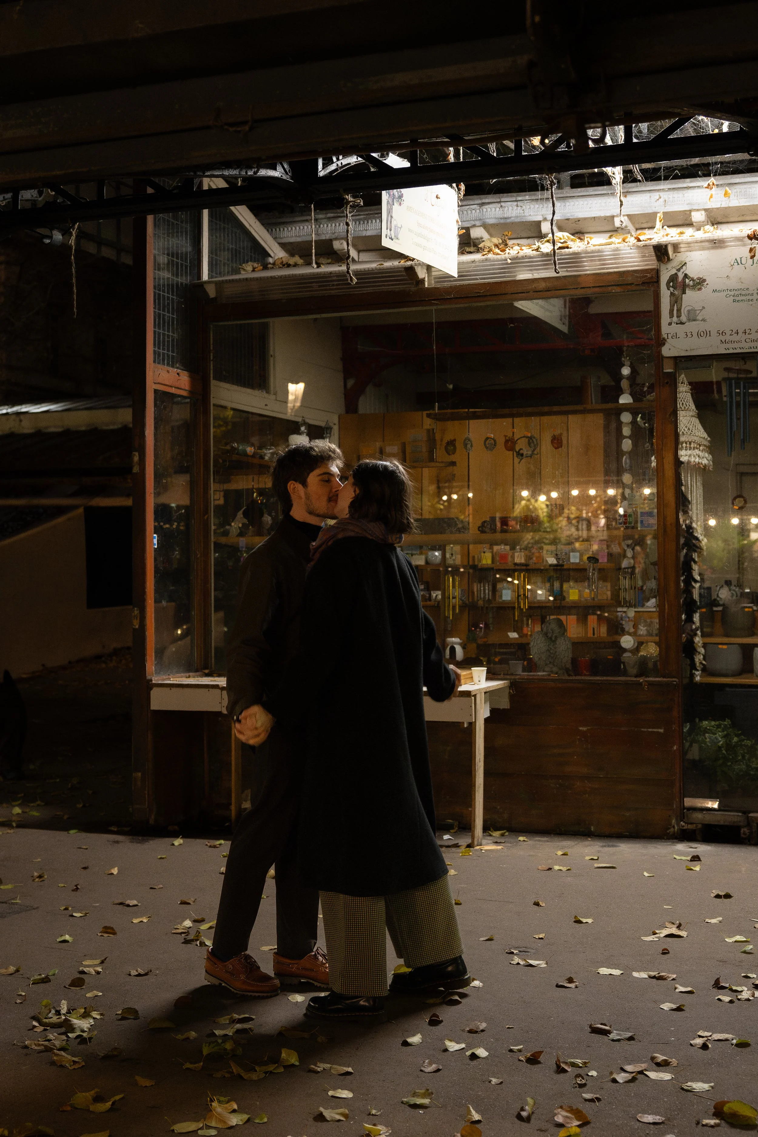 Séance photo de couple à Paris de nuit