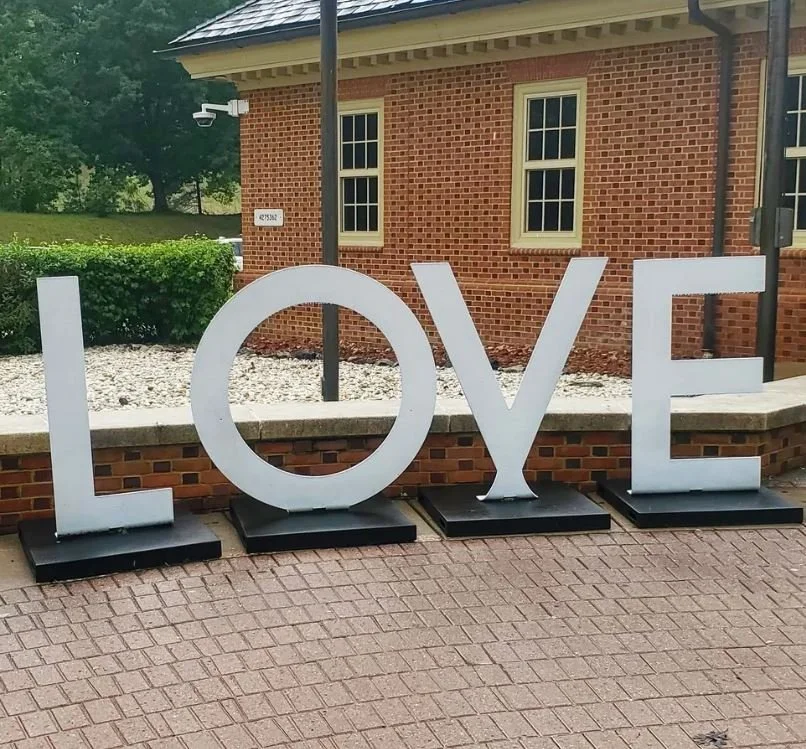 virginia love sign at reststop.JPG