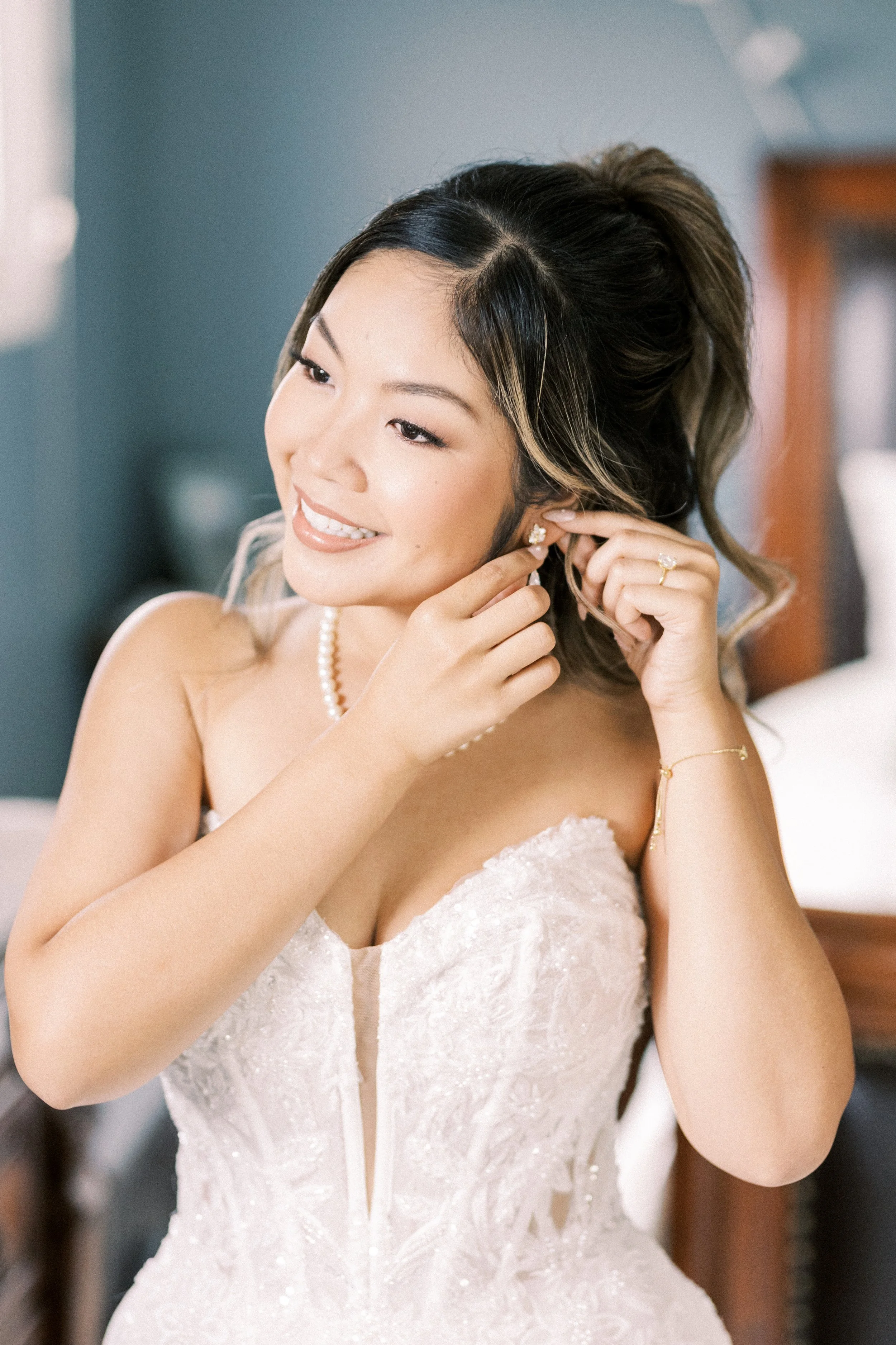 calgary-wedding-photographers-fairmont-palliser-hotel-nicole-sarah-JL-597.jpg