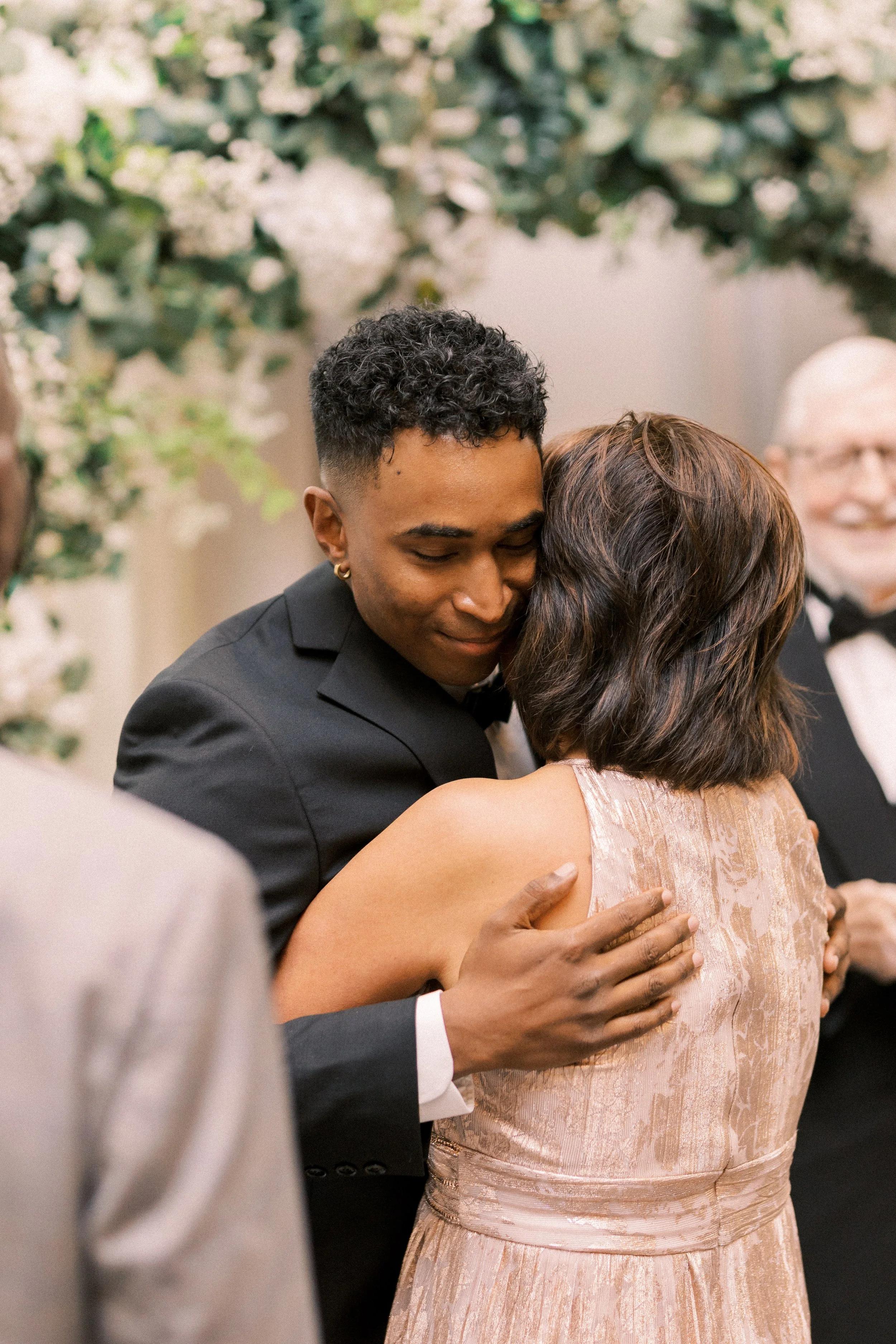 calgary-wedding-photographers-fairmont-palliser-hotel-nicole-sarah-JL-683.jpg