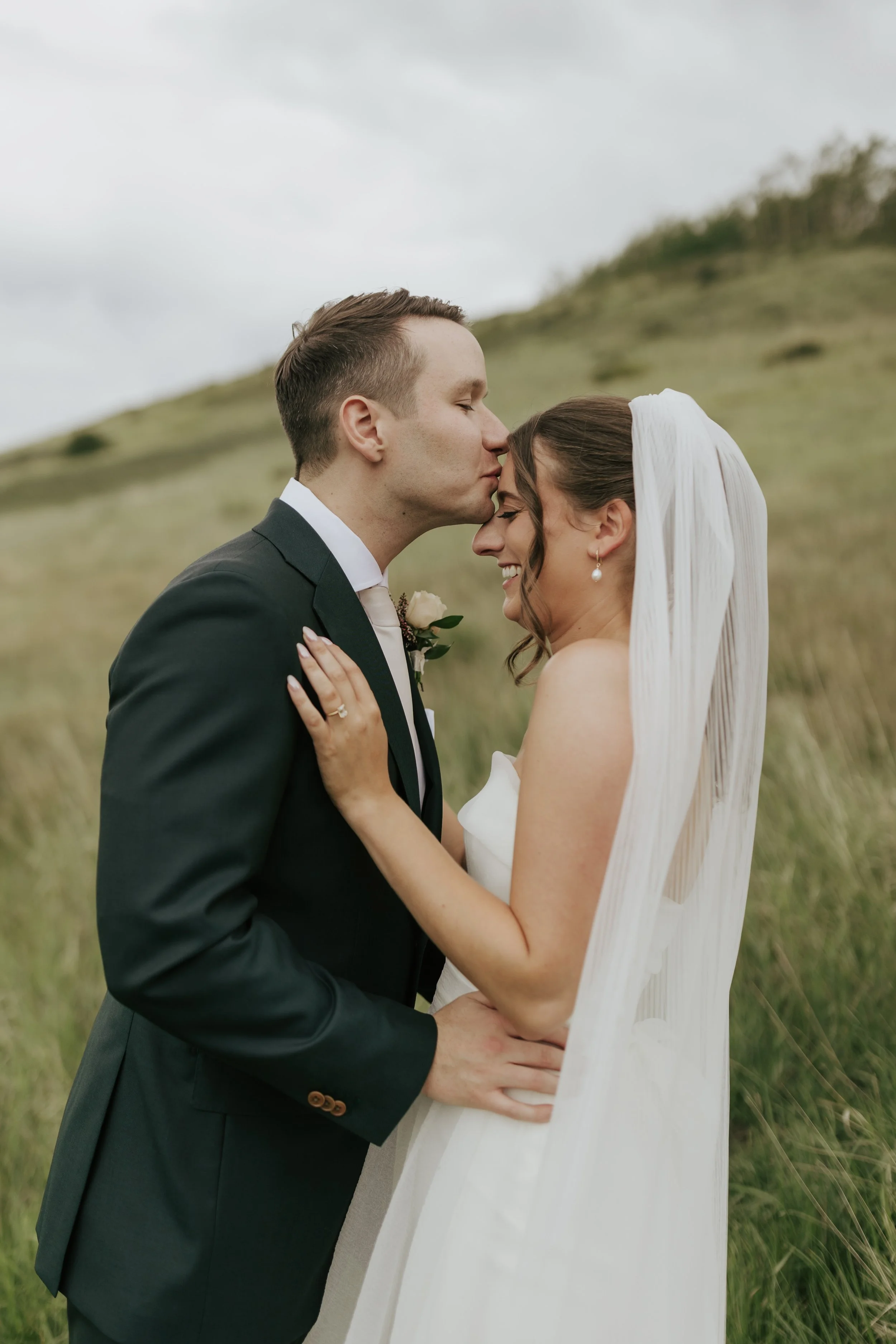 AlyssaWrightPhoto-CalgaryWedding-MaddieCasey-250.jpg