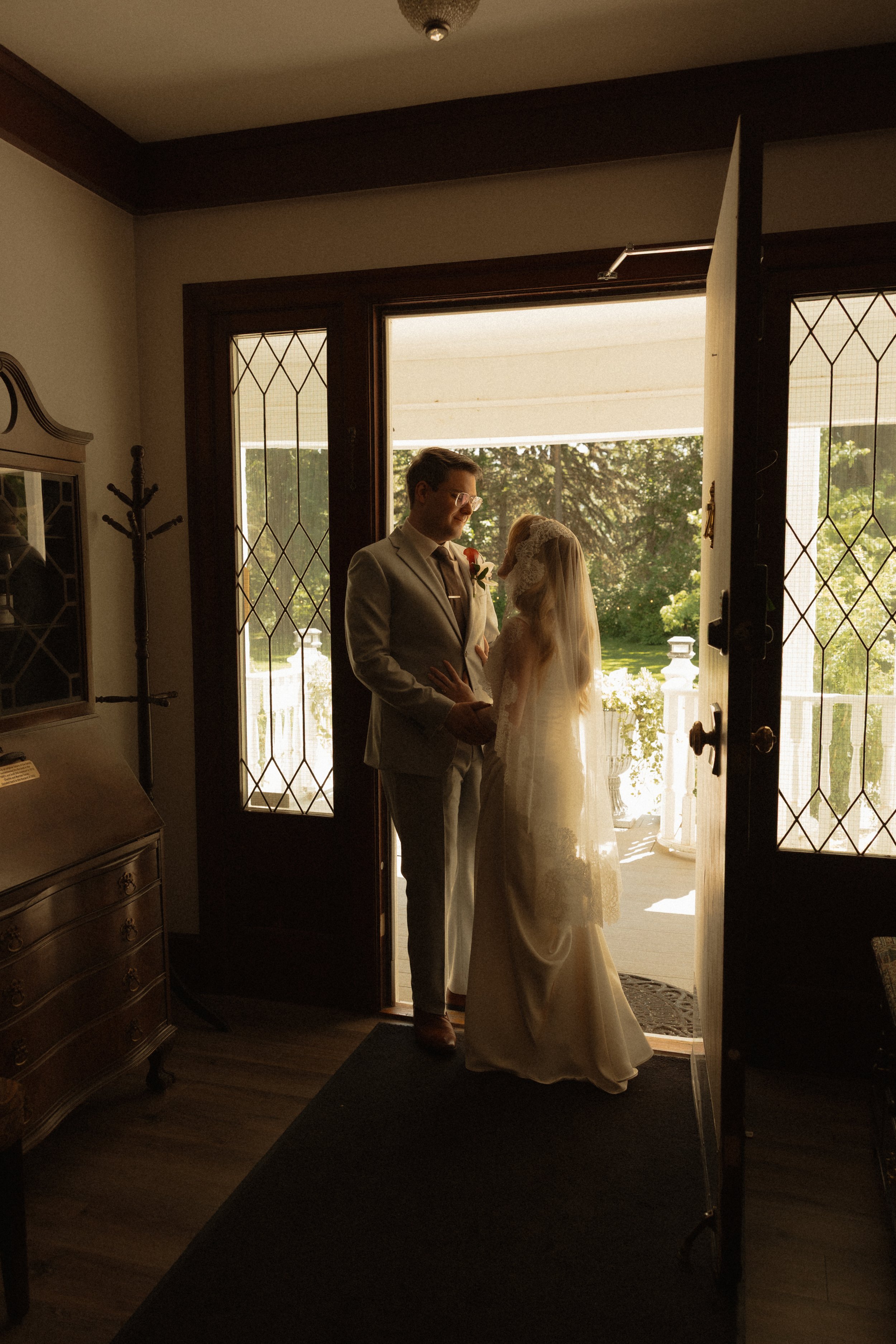 bride and groom - lethbridge