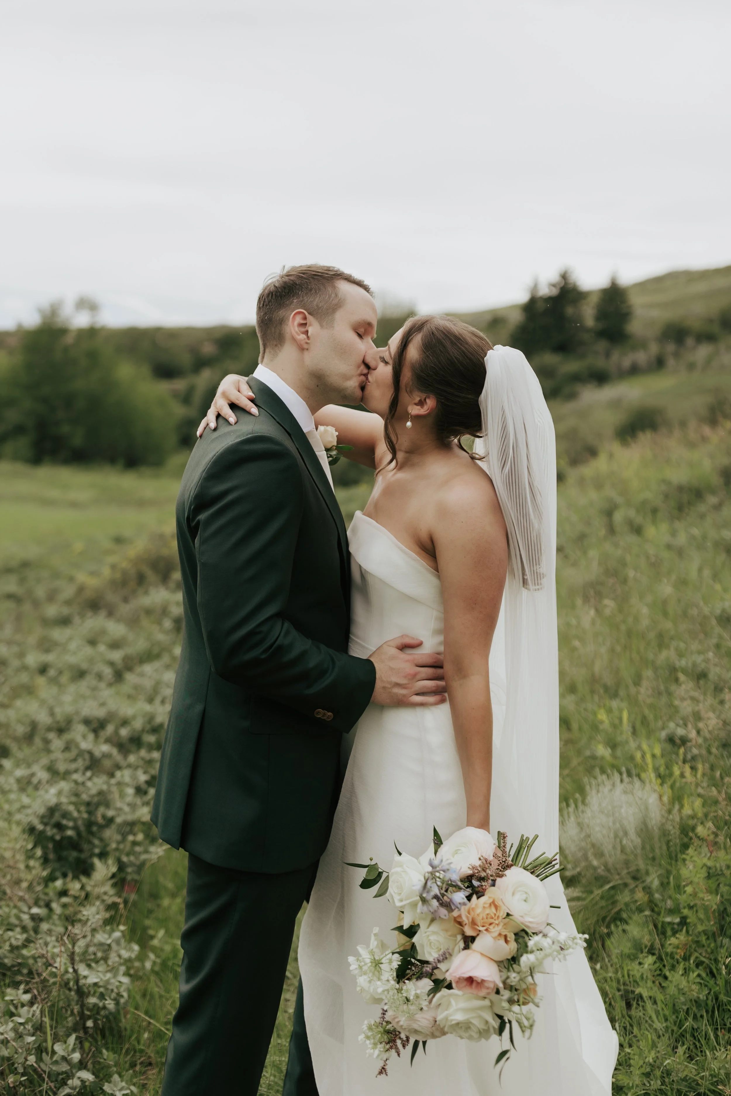 AlyssaWrightPhoto-CalgaryWedding-MaddieCasey-522.jpg