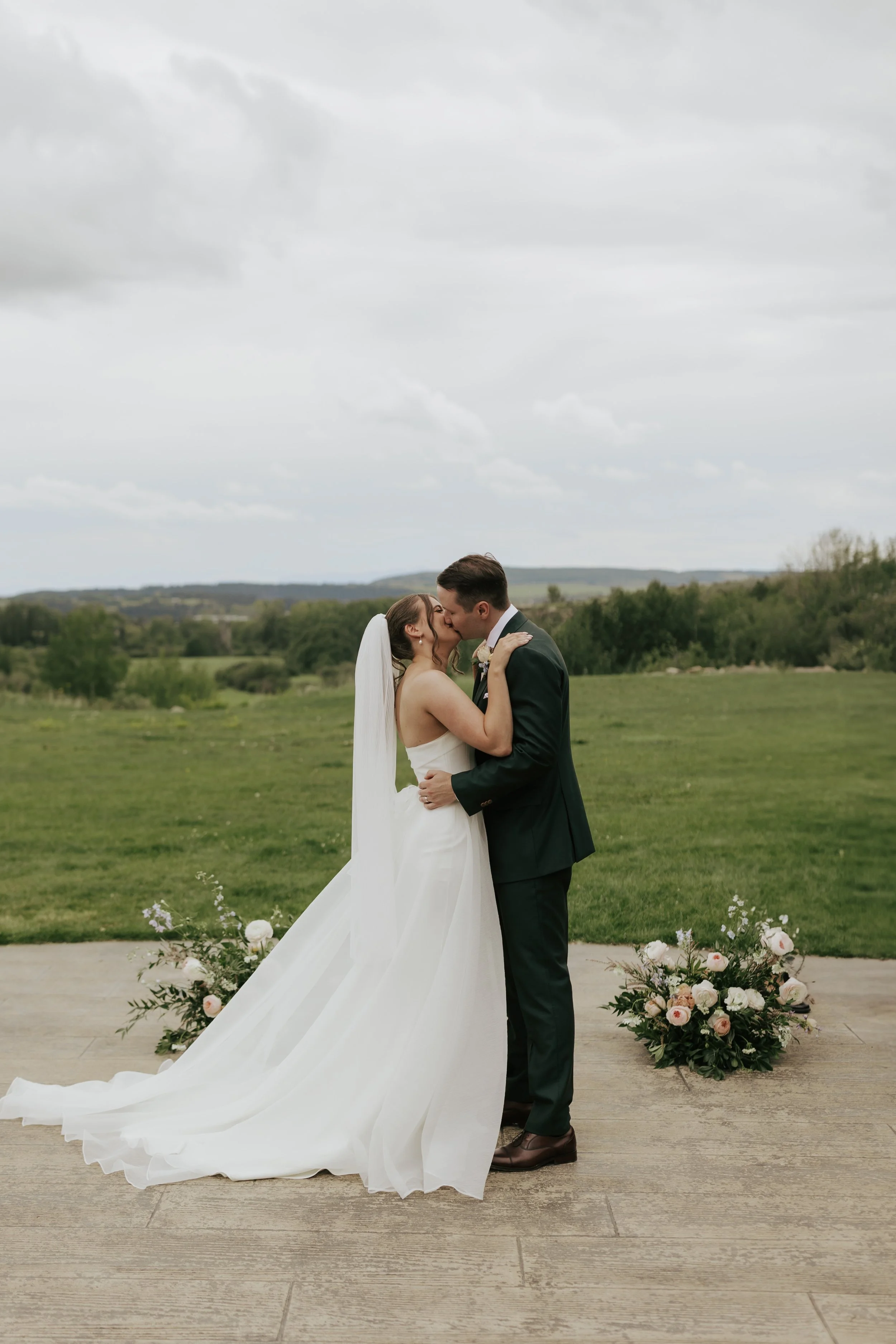 AlyssaWrightPhoto-CalgaryWedding-MaddieCasey-792.jpg