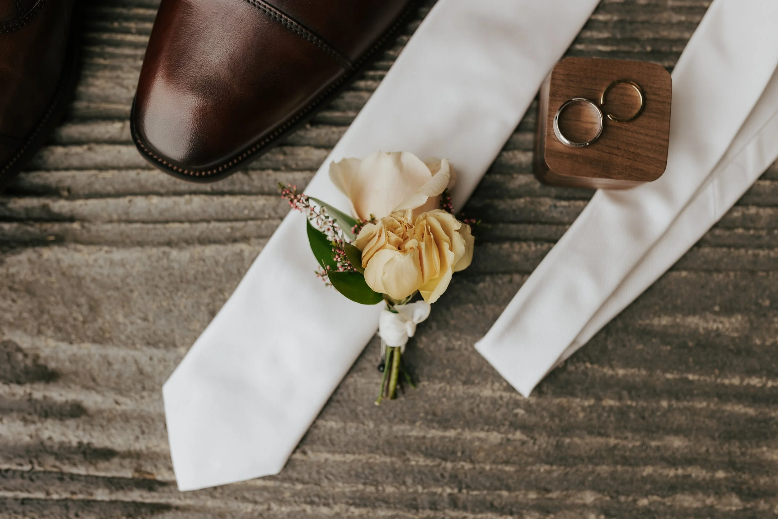 AlyssaWrightPhoto-CalgaryWedding-MaddieCasey-13.jpg