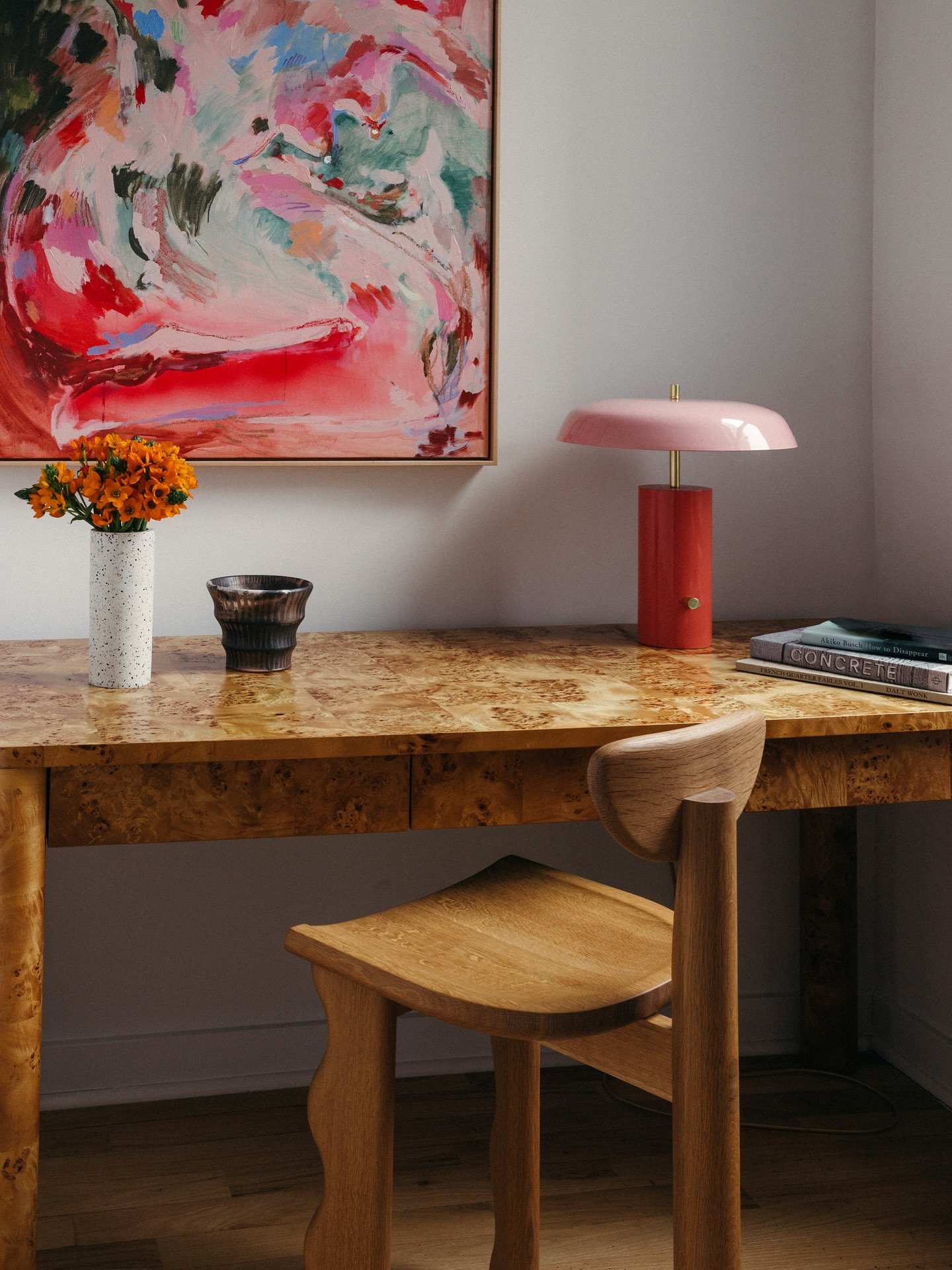 The study nook in BK, anchored by a burly desk, all clean lines, and paired with the fabulous Lusca Chair from @pith_designs. Sculptural and a little cheeky with its three legs and two waves, it brings movement and play to a space designed for focus.