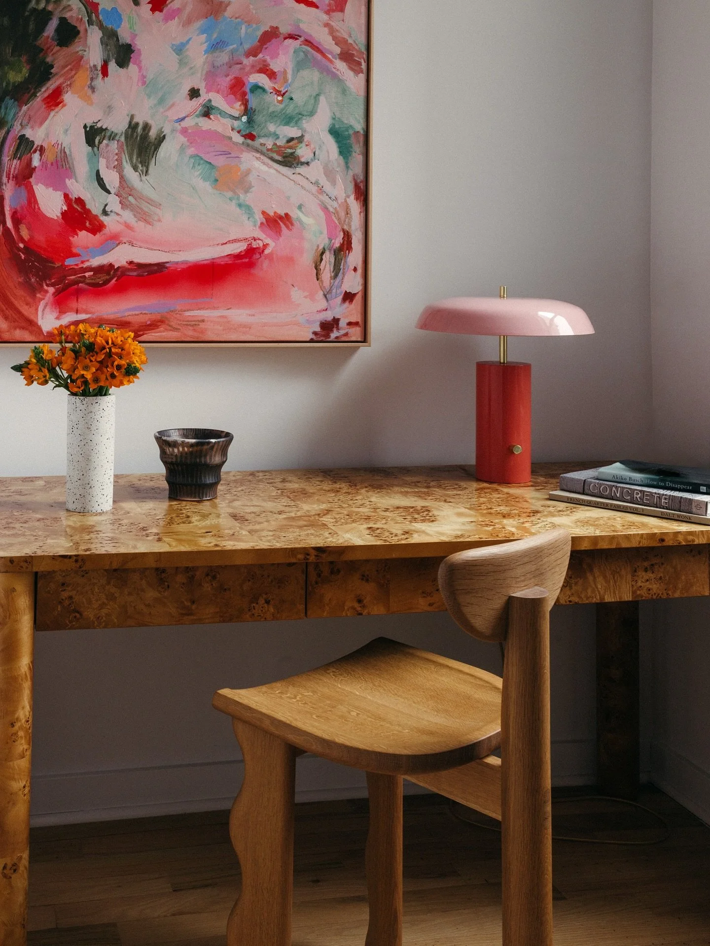 The study nook in BK, anchored by a burly desk, all clean lines, and paired with the fabulous Lusca Chair from @pith_designs. Sculptural and a little cheeky with its three legs and two waves, it brings movement and play to a space designed for focus.