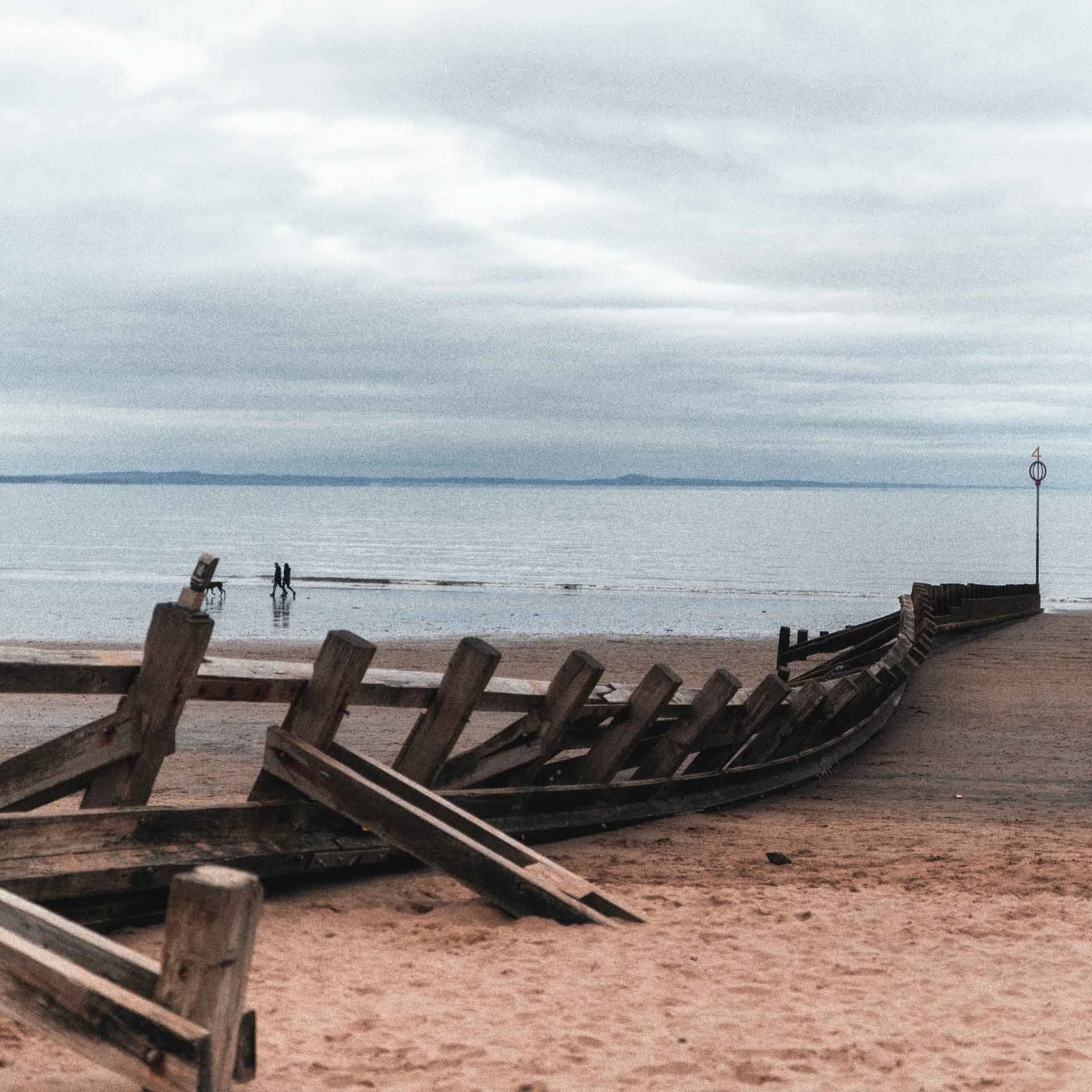 Distant Figures-Portobello Beach-05.jpg