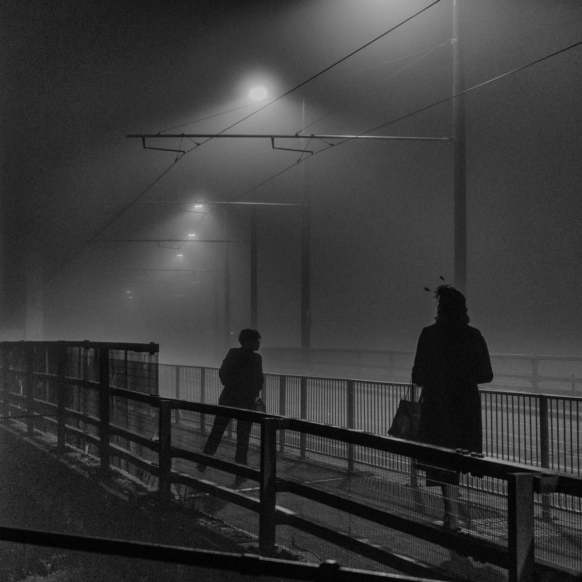 edinburgh-leith-bridge-couple-haar-midnight-tram.jpg
