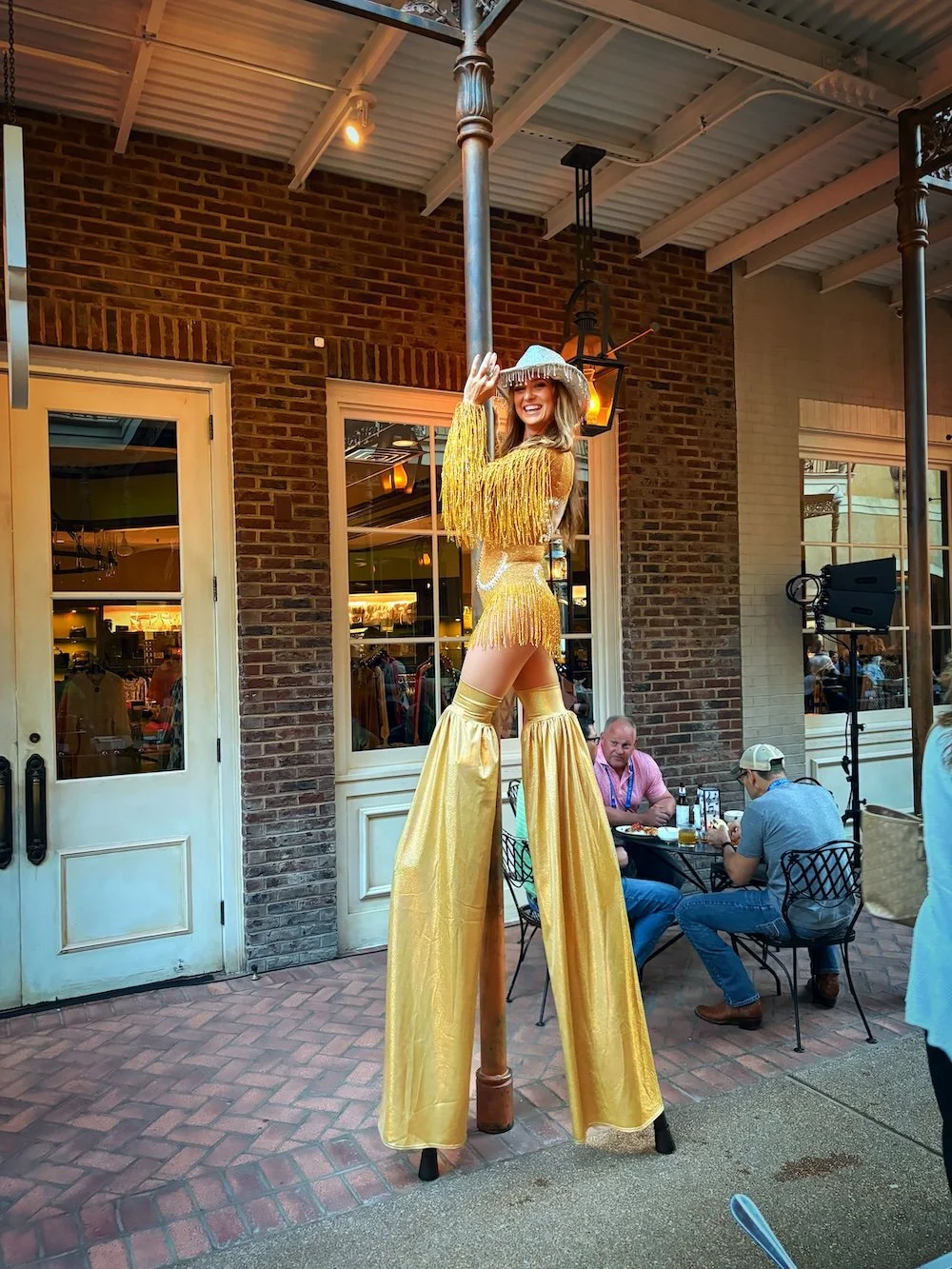 Nashville Stilt Walkers for hire