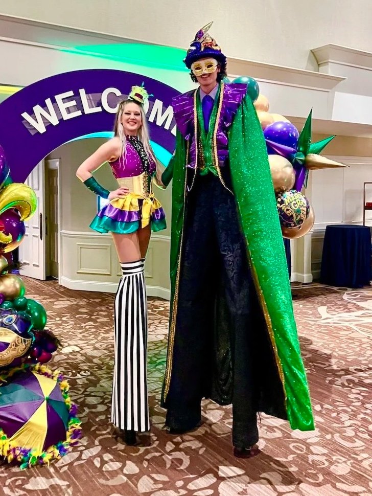 Mardi+Gras+Stilt+Walkers.jpg