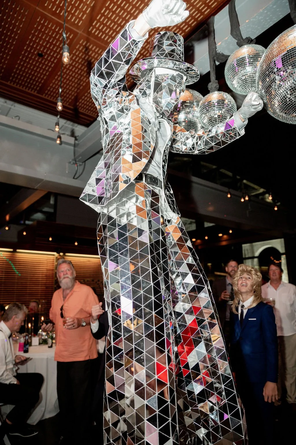 Dancing Mirror Man Party Starter on Stilts at a Wedding