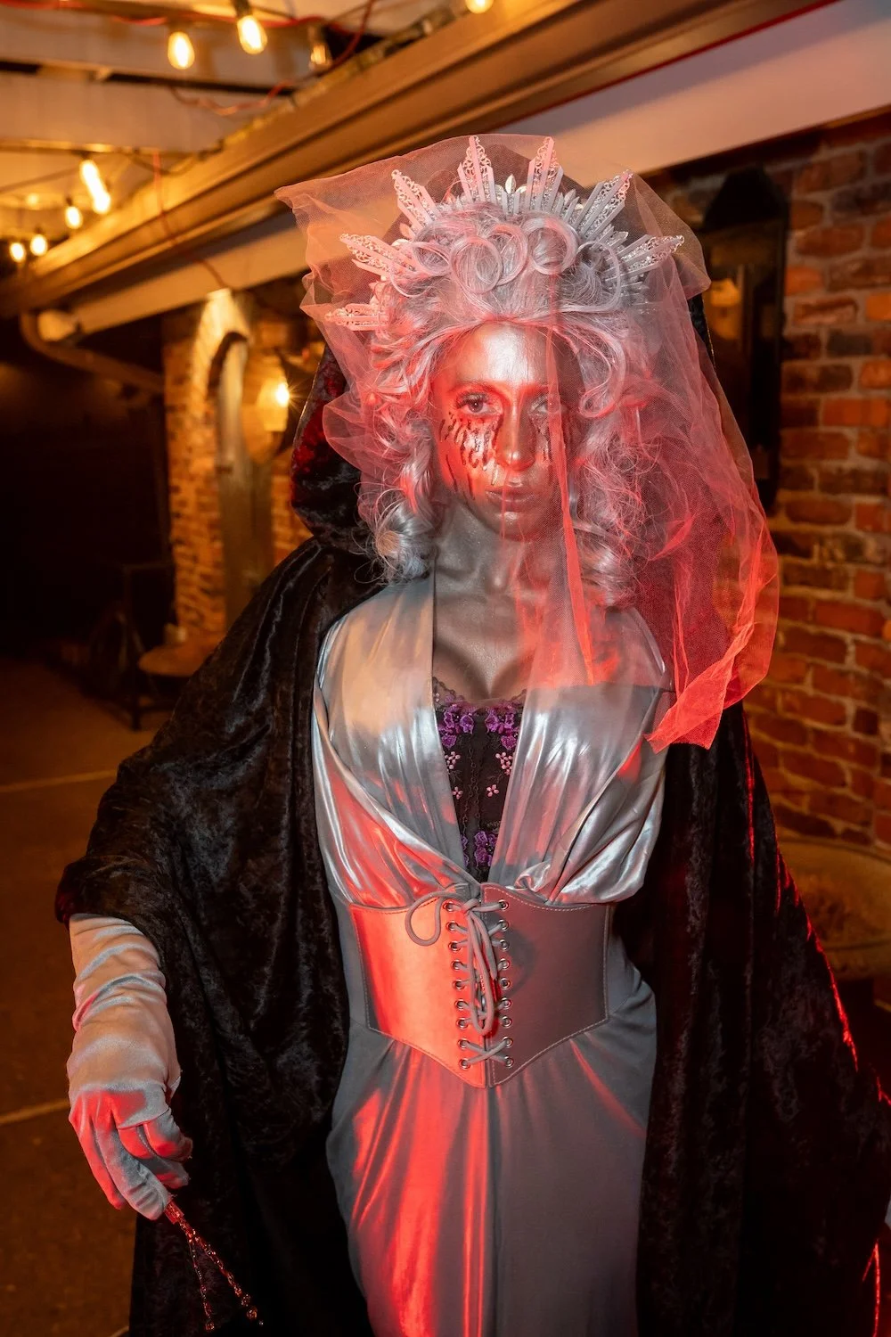 roaming living interactive performers