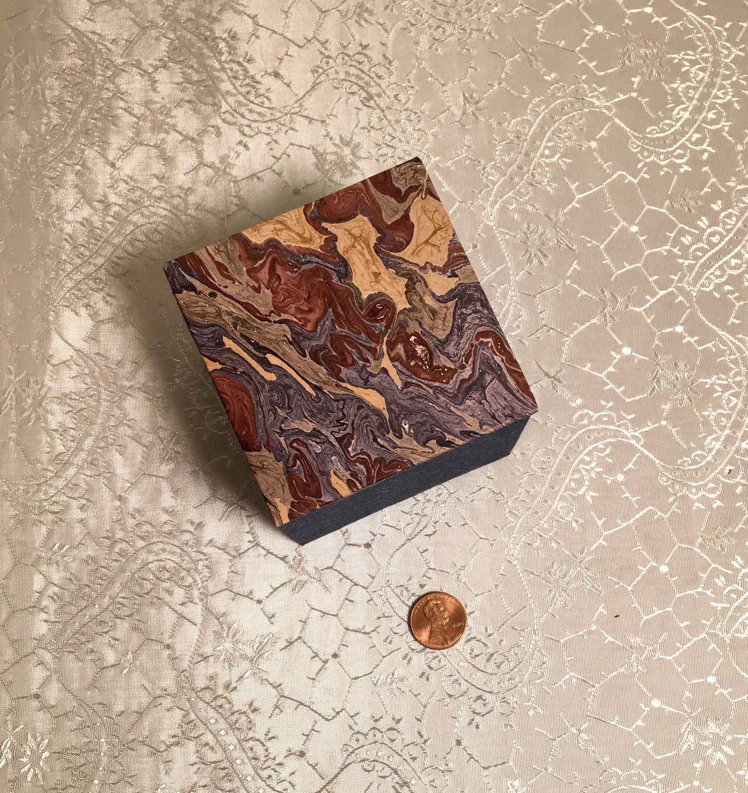 https://i.etsystatic.com/13144215/r/il/3902d2/3744274421/il_fullxfull.3744274421_thop.jpg