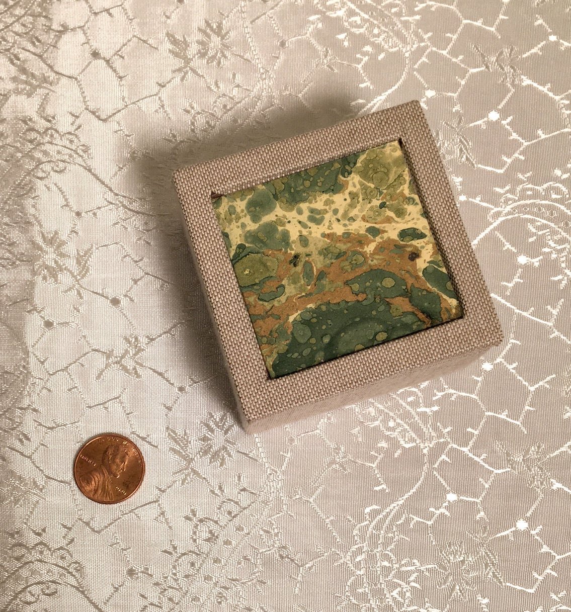 https://i.etsystatic.com/13144215/r/il/9ca035/3731942915/il_fullxfull.3731942915_oigk.jpg