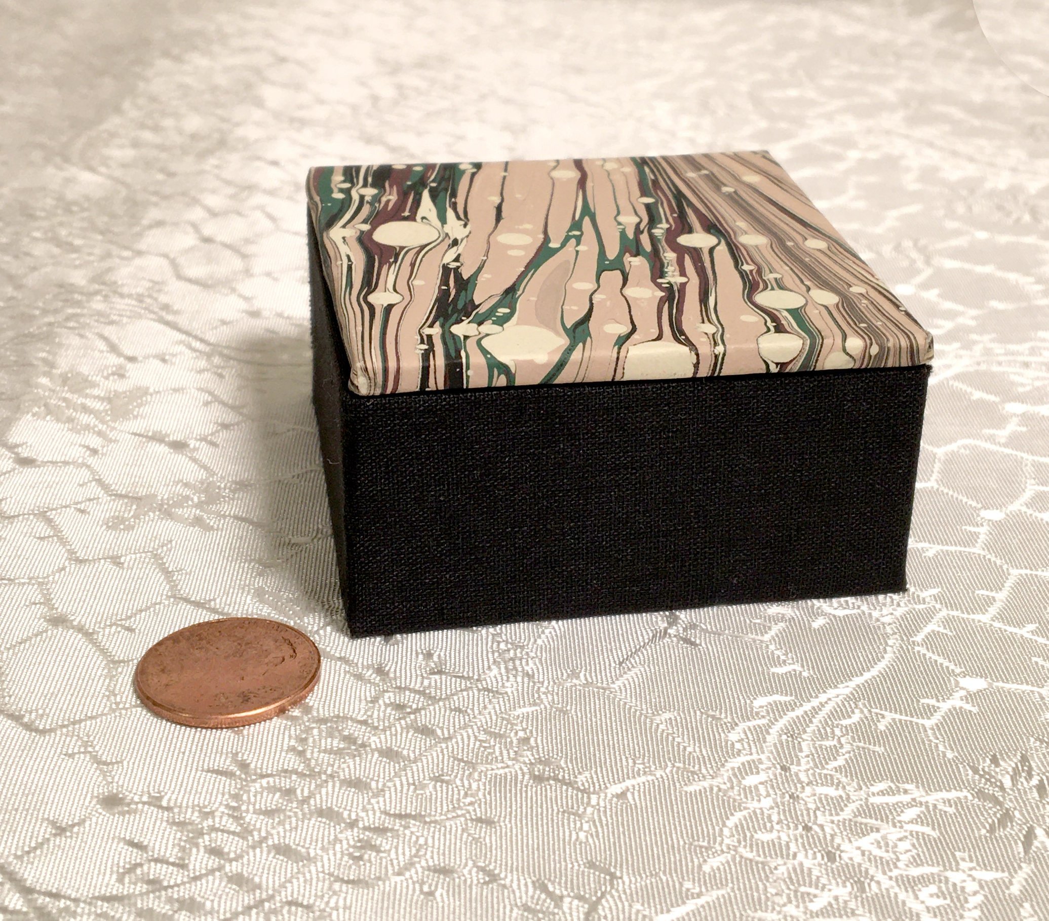 https://i.etsystatic.com/13144215/r/il/dd7e17/3620636114/il_fullxfull.3620636114_95gh.jpg