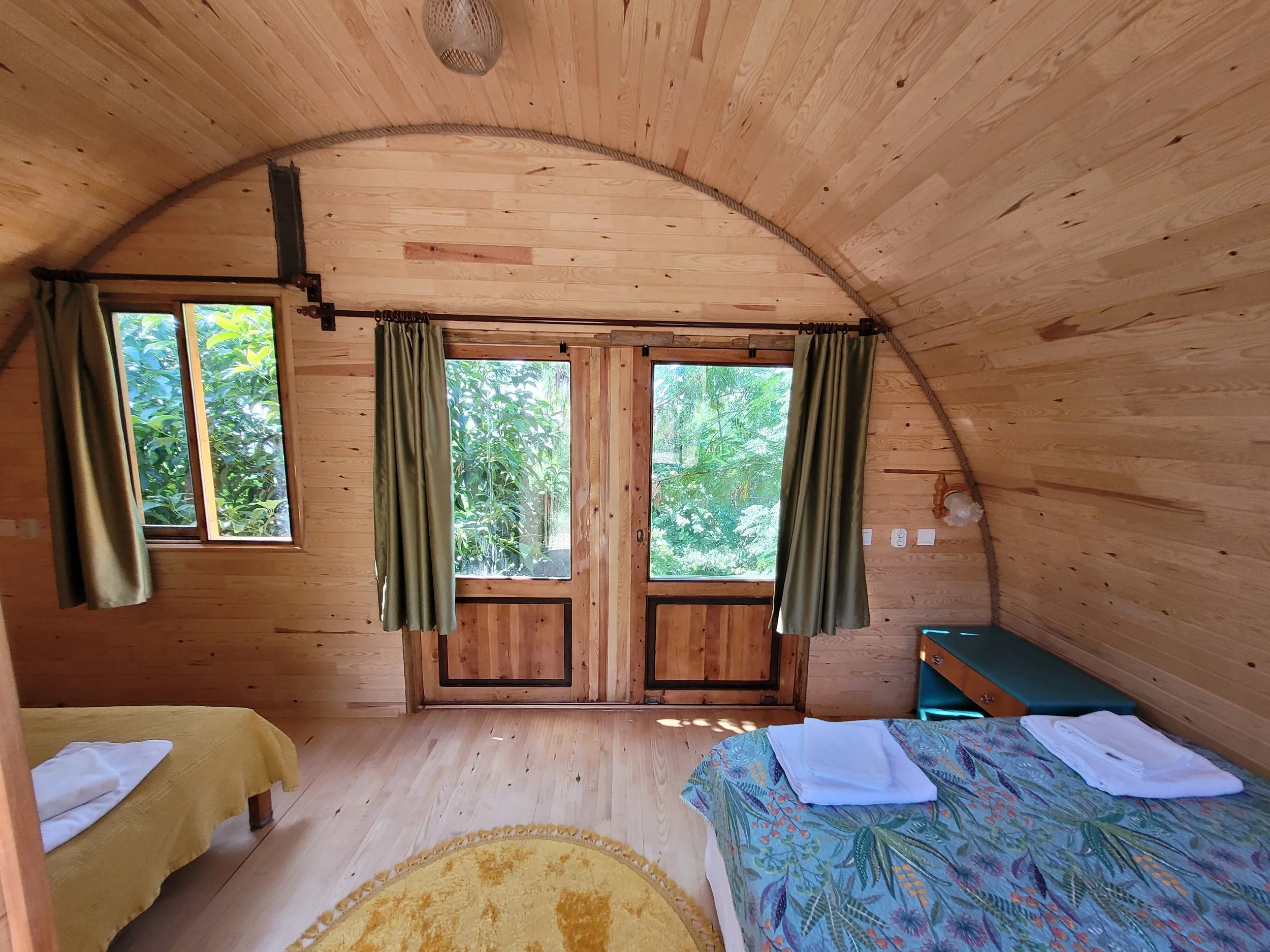 Tiny Globe (double bed+single bed) with Shower+WC and AC-2.jpg