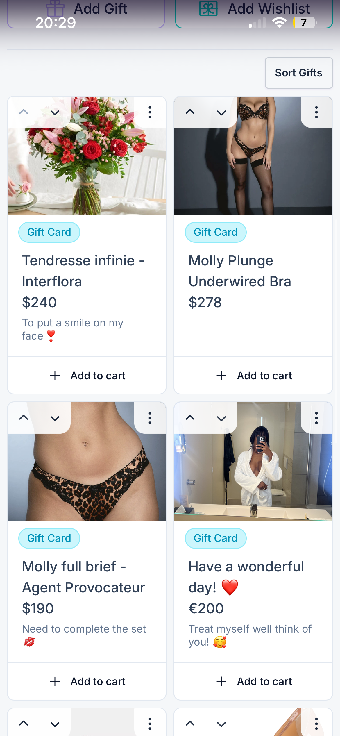 Une capture d'écran d'une application de shopping montrant des cartes-cadeaux pour des vêtements et accessoires, notamment des bouquets de fleurs et des sous-vêtements féminins