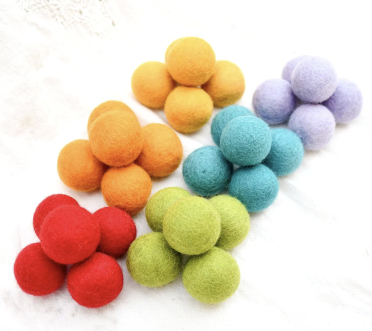 Tara Treasures - Wool Felt Balls in Pouch, Set of 30