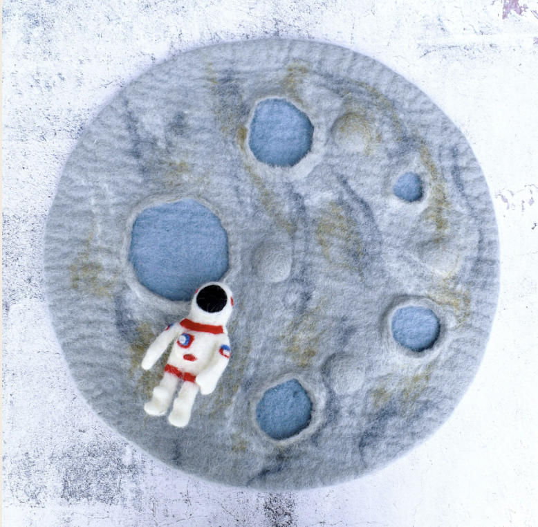 Tara Treasures - Moon Crater with Astronaut Playscape