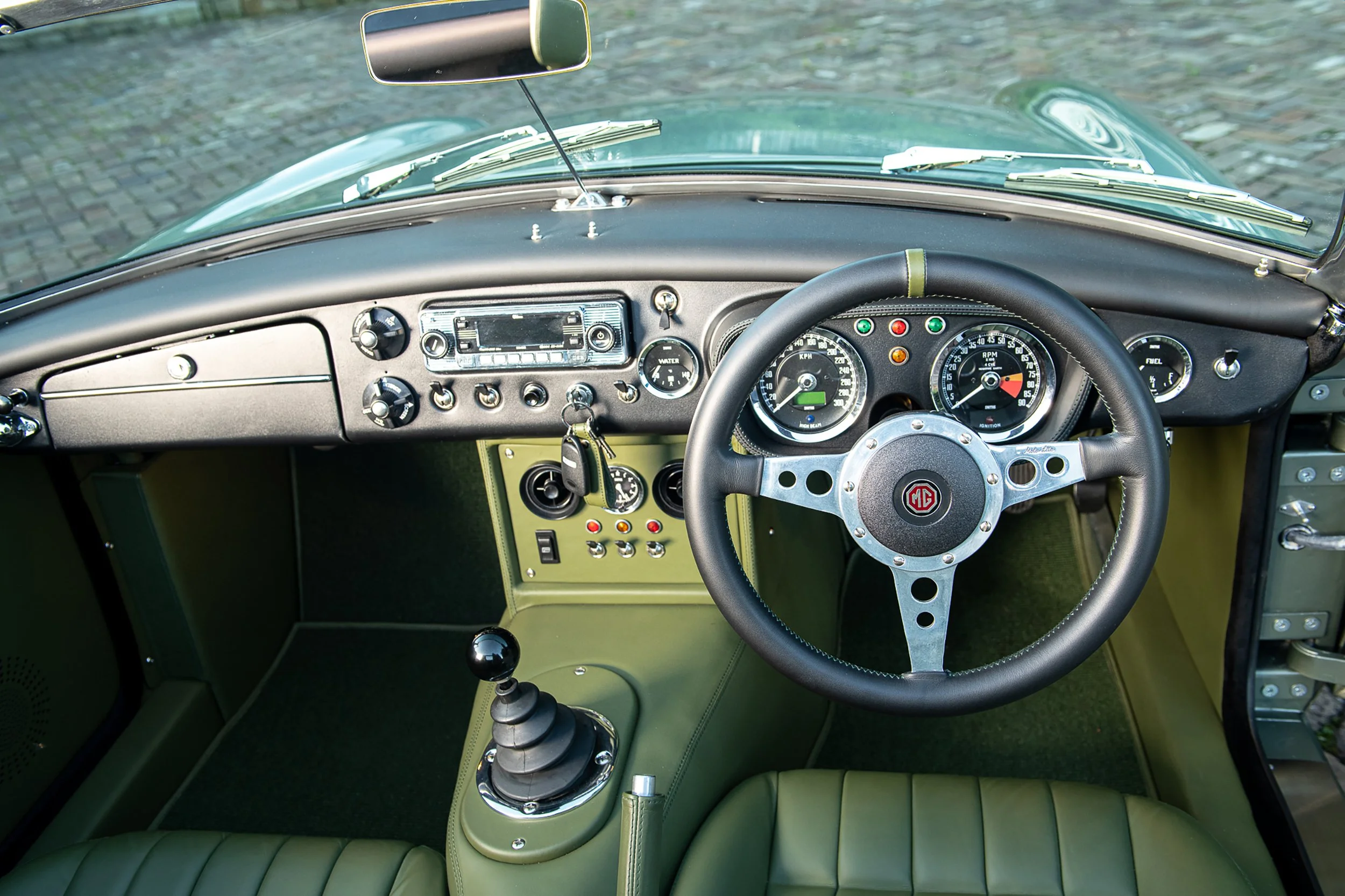 Modern-Classic-MG-GW-small_034_ƒ.jpg