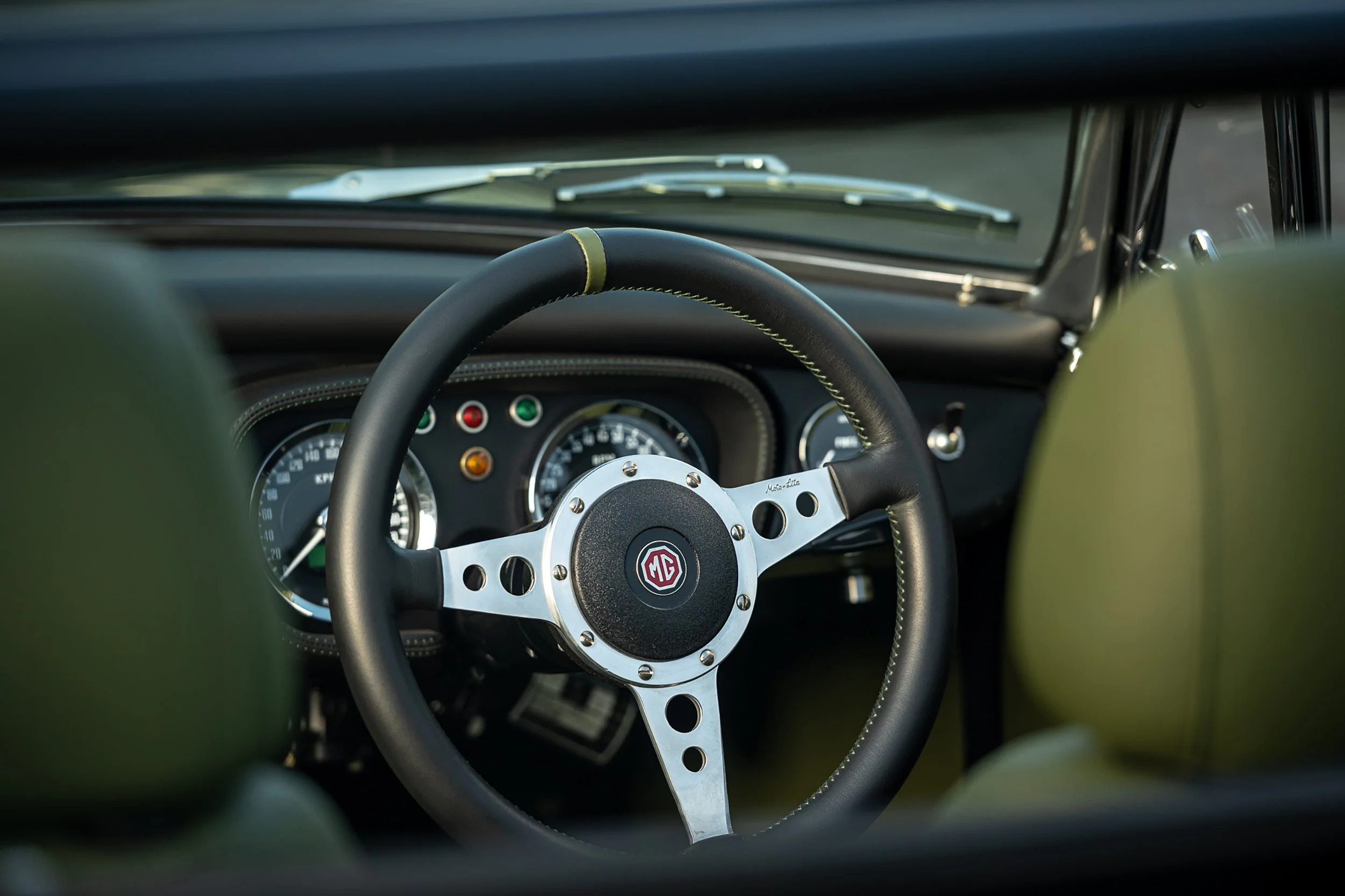 Modern-Classic-MG-GW-small_149_ƒ.jpg
