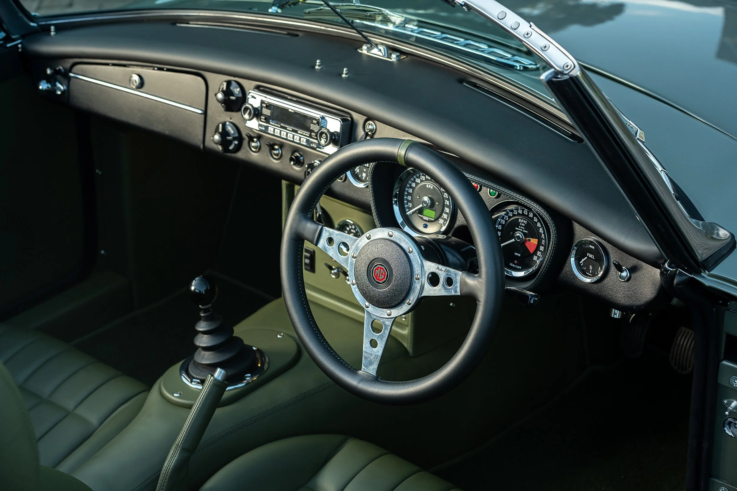Modern-Classic-MG-GW-small_159_ƒ.jpg