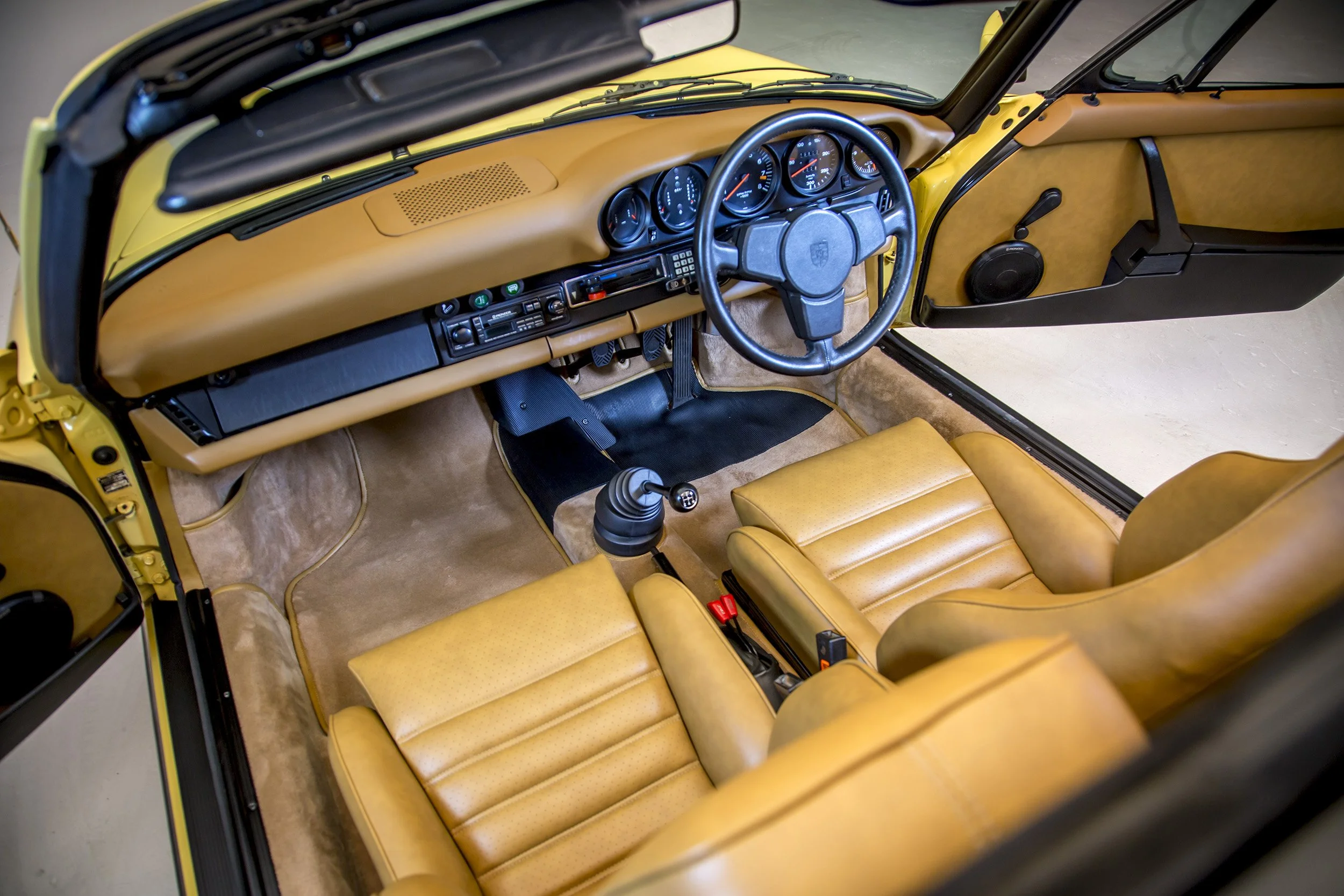 Autofokus_Studioshoot_Withers_75Targa_08-(ZF-10112-43781-1-001)_ƒƒ.jpg