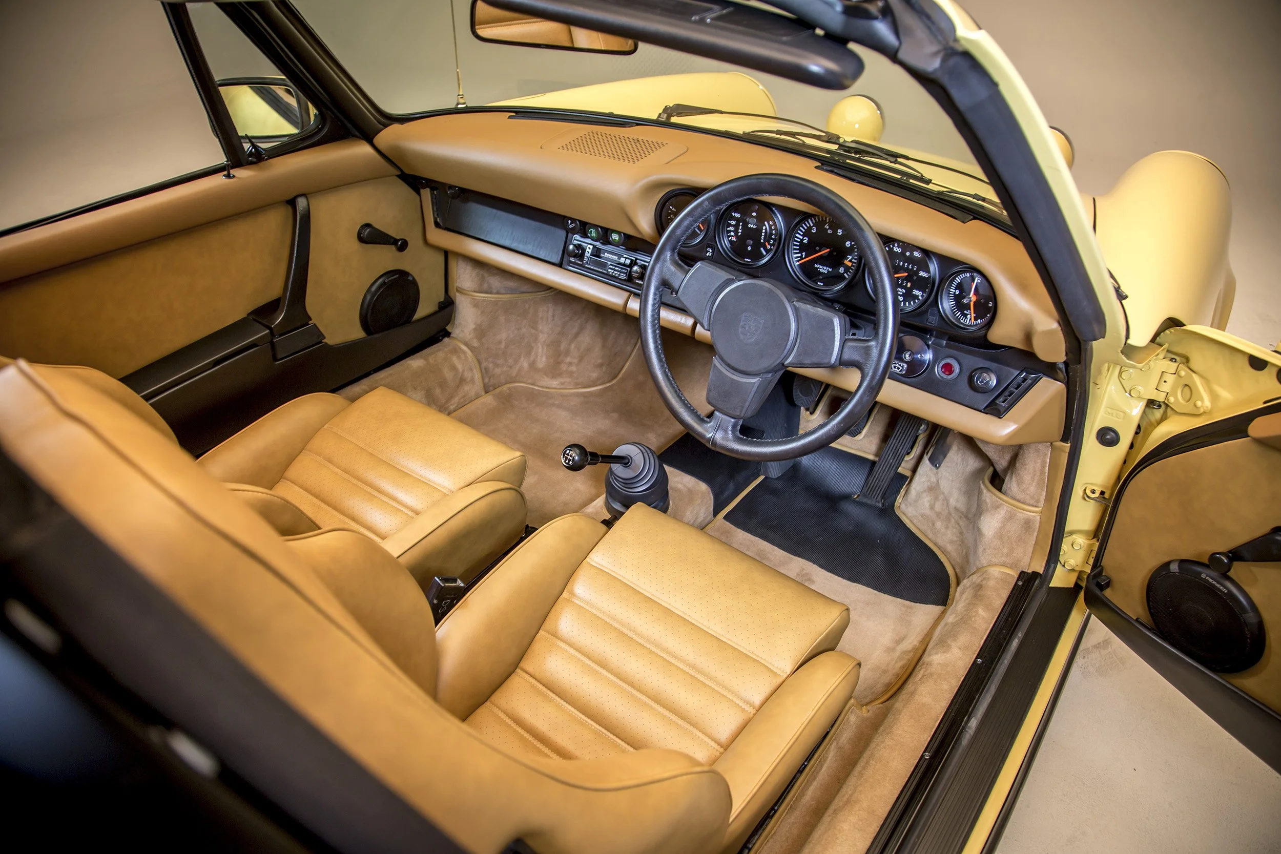 Autofokus_Studioshoot_Withers_75Targa_07-(ZF-6181-89596-1-001)_ƒƒ.jpg