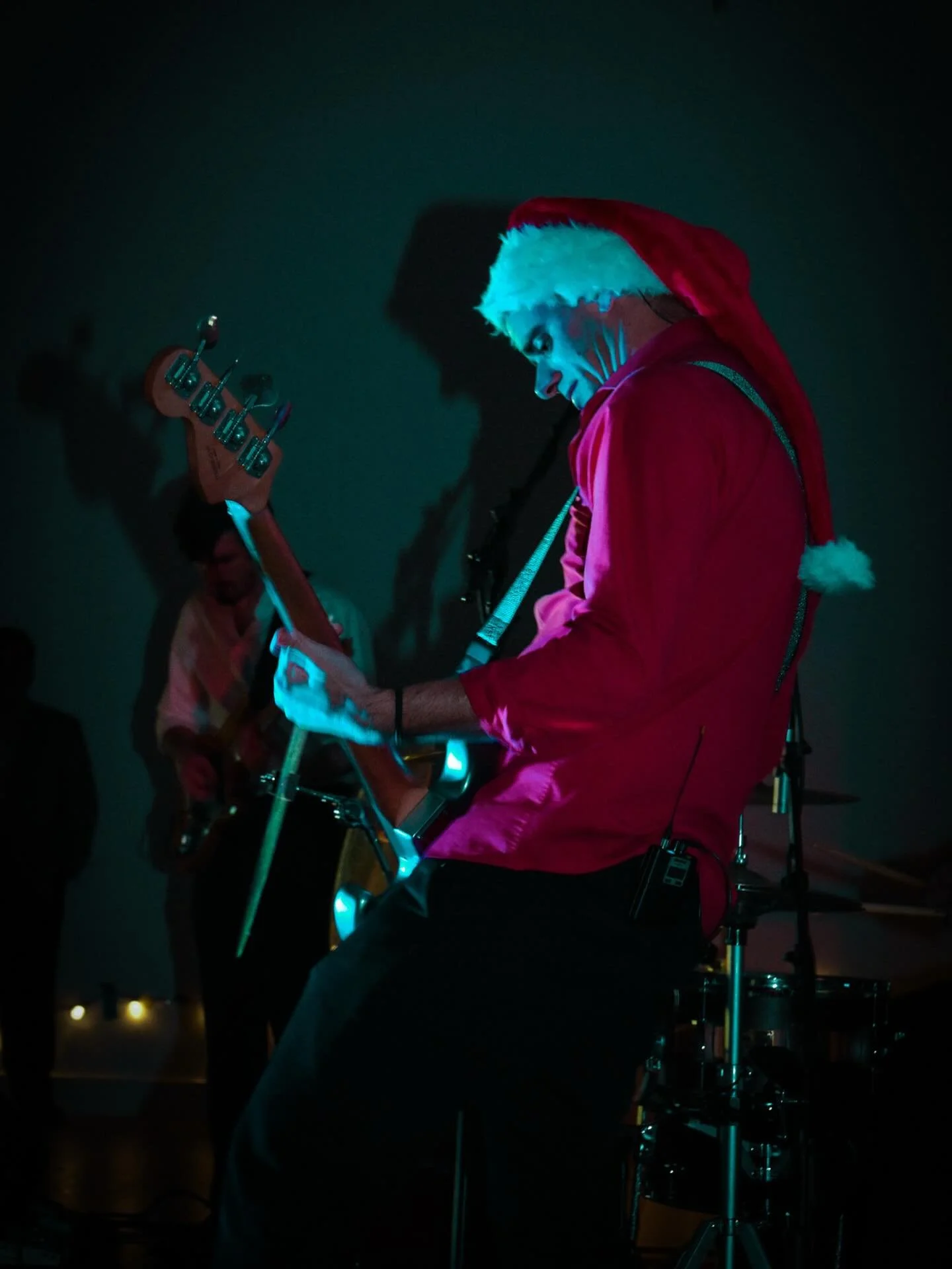 Ol Saint Nick wants to make sure you guys know&hellip;

We&rsquo;re playing Red Lion tonight at 10-1!

Let&rsquo;s get a little festive 😏🎄