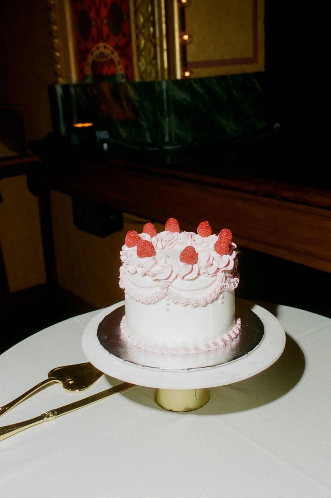 Gem-Theater-Wedding-Cake.jpg