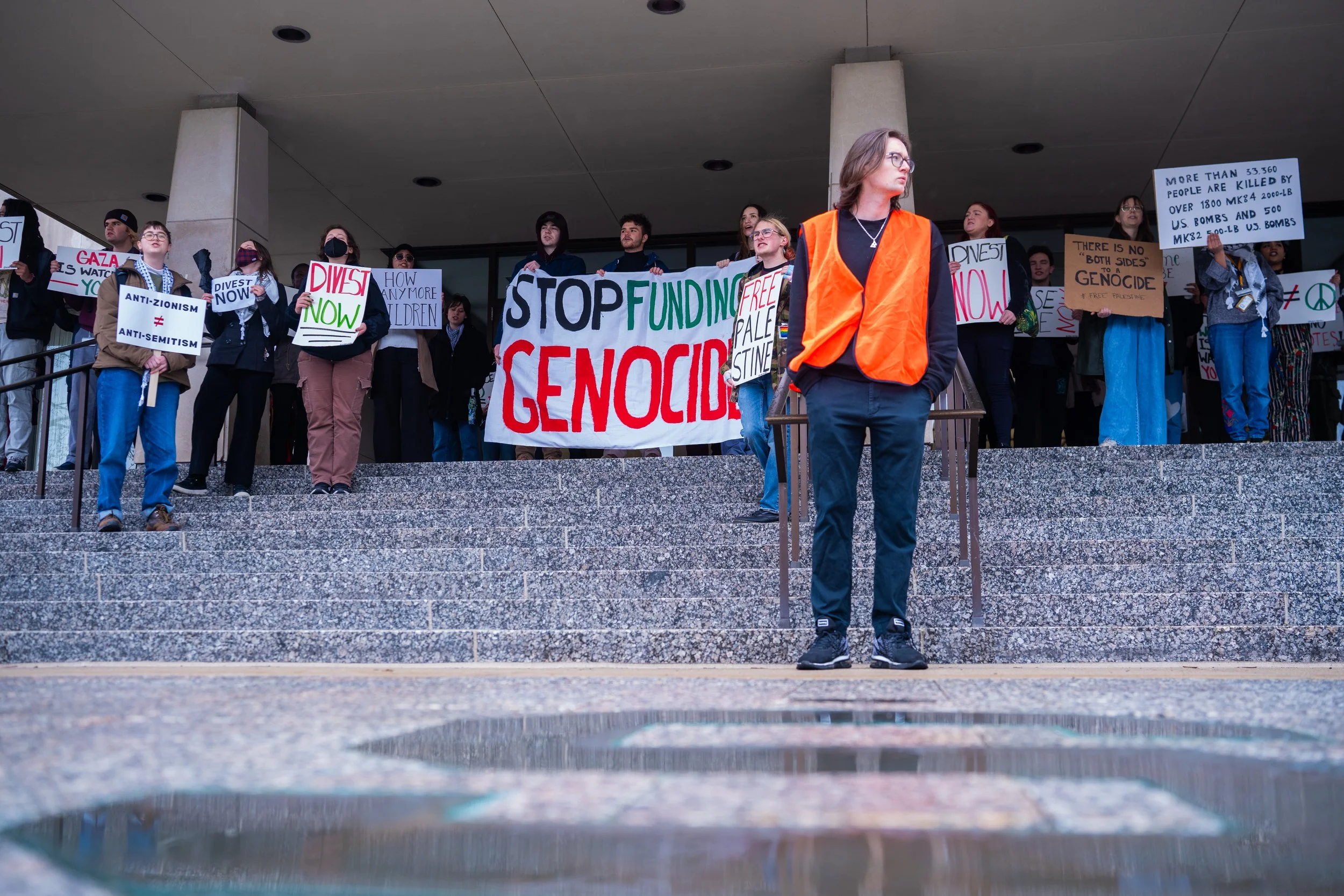BOTPROTEST_041224_MW_06.jpg